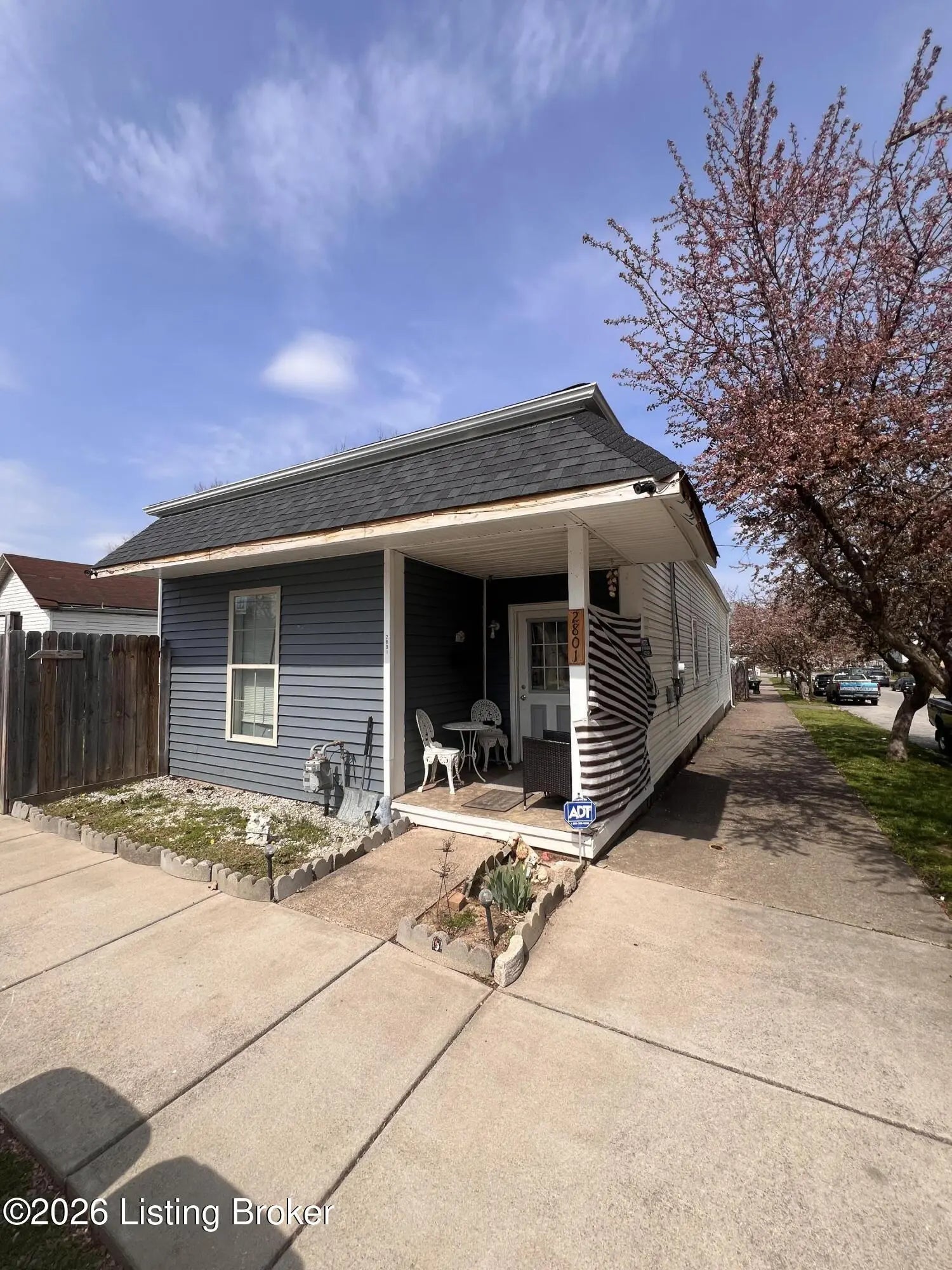 Photo of Listing #1712463