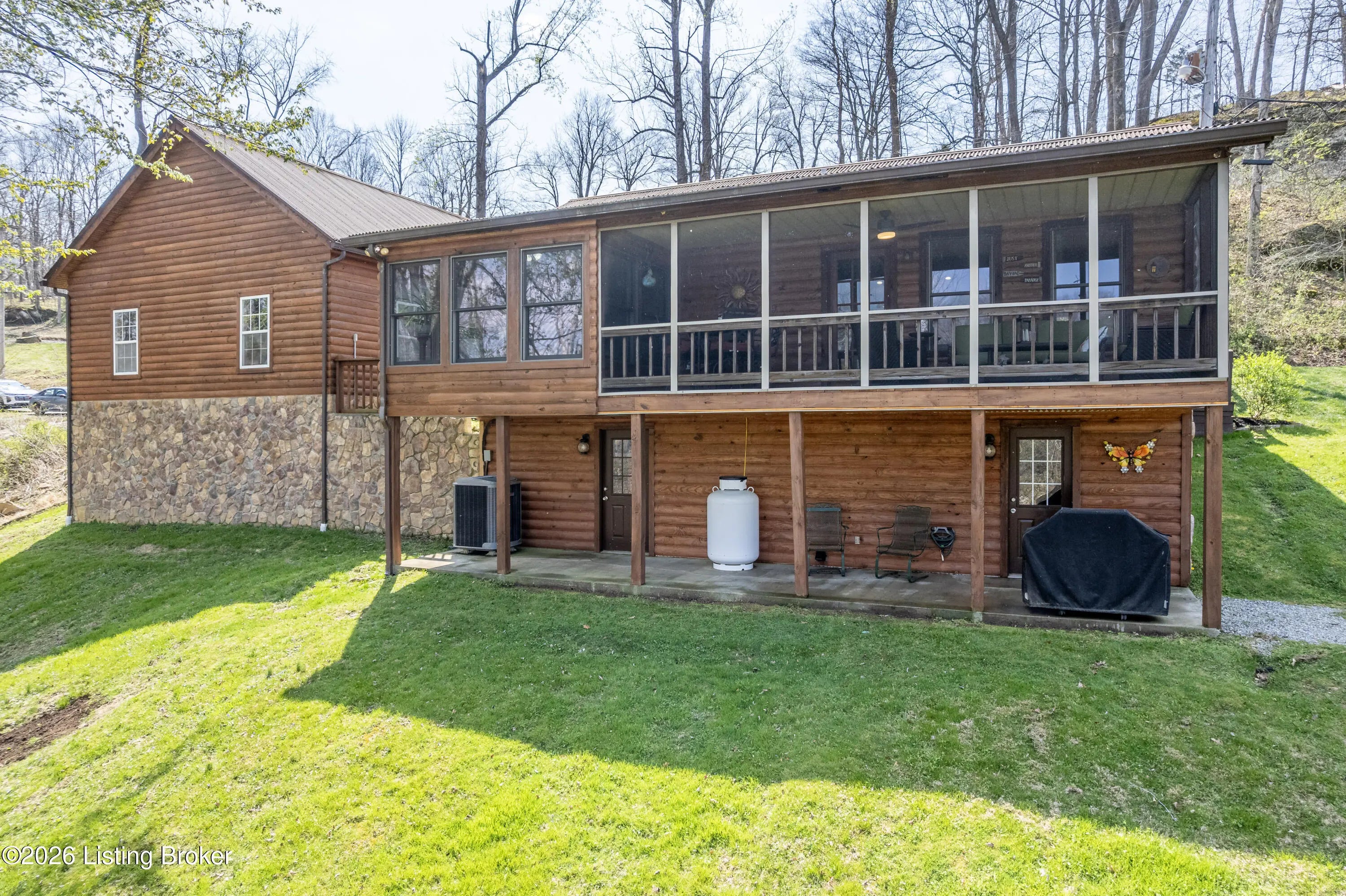 Photo of Listing #1713416