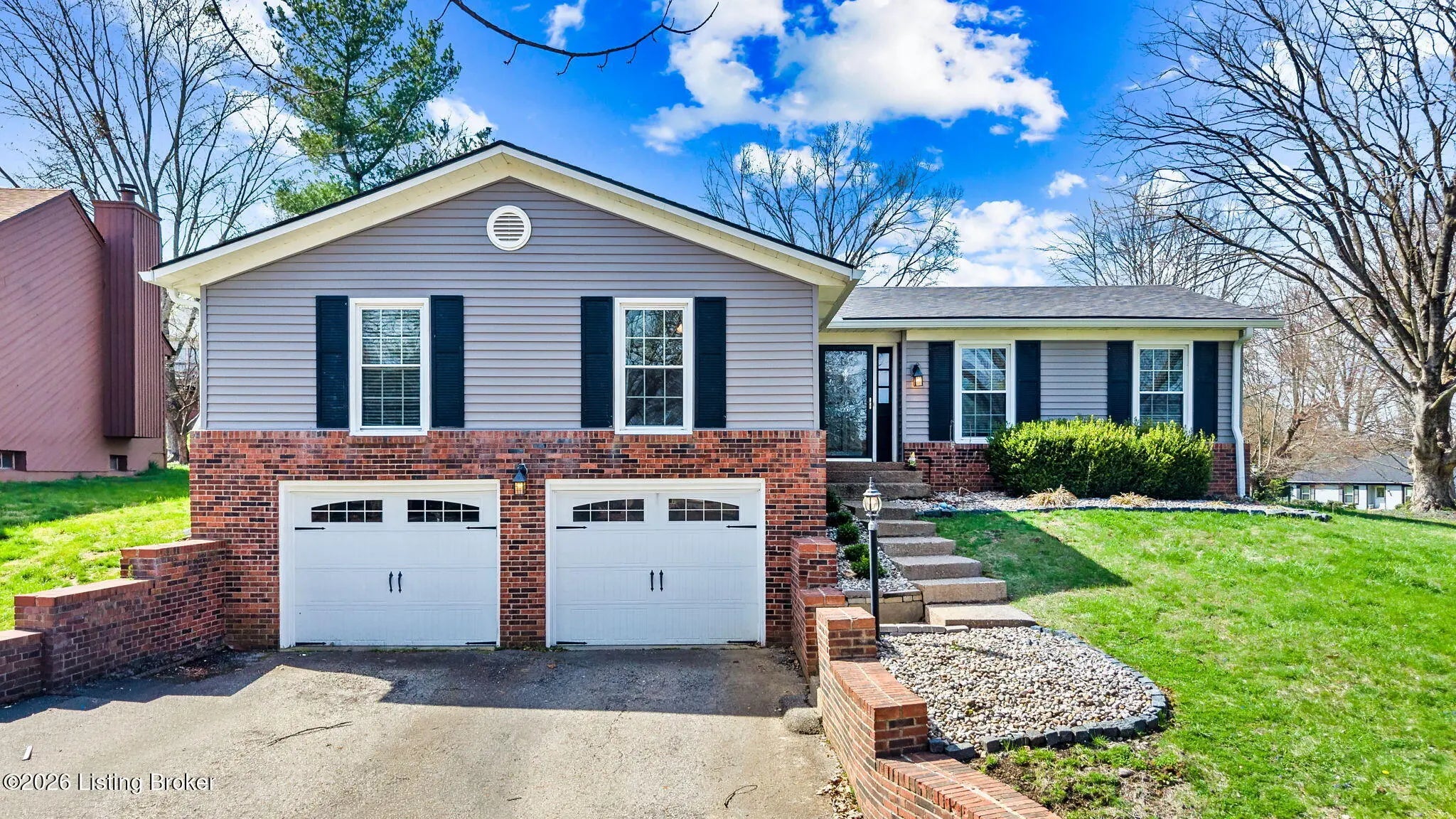 Photo of Listing #1712565