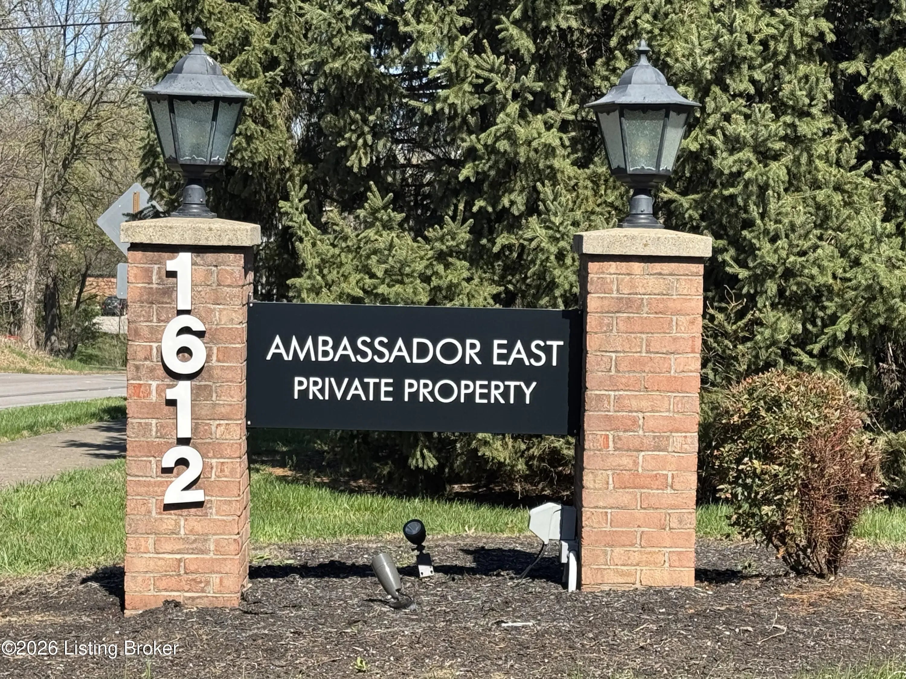 Photo of Listing #1712875