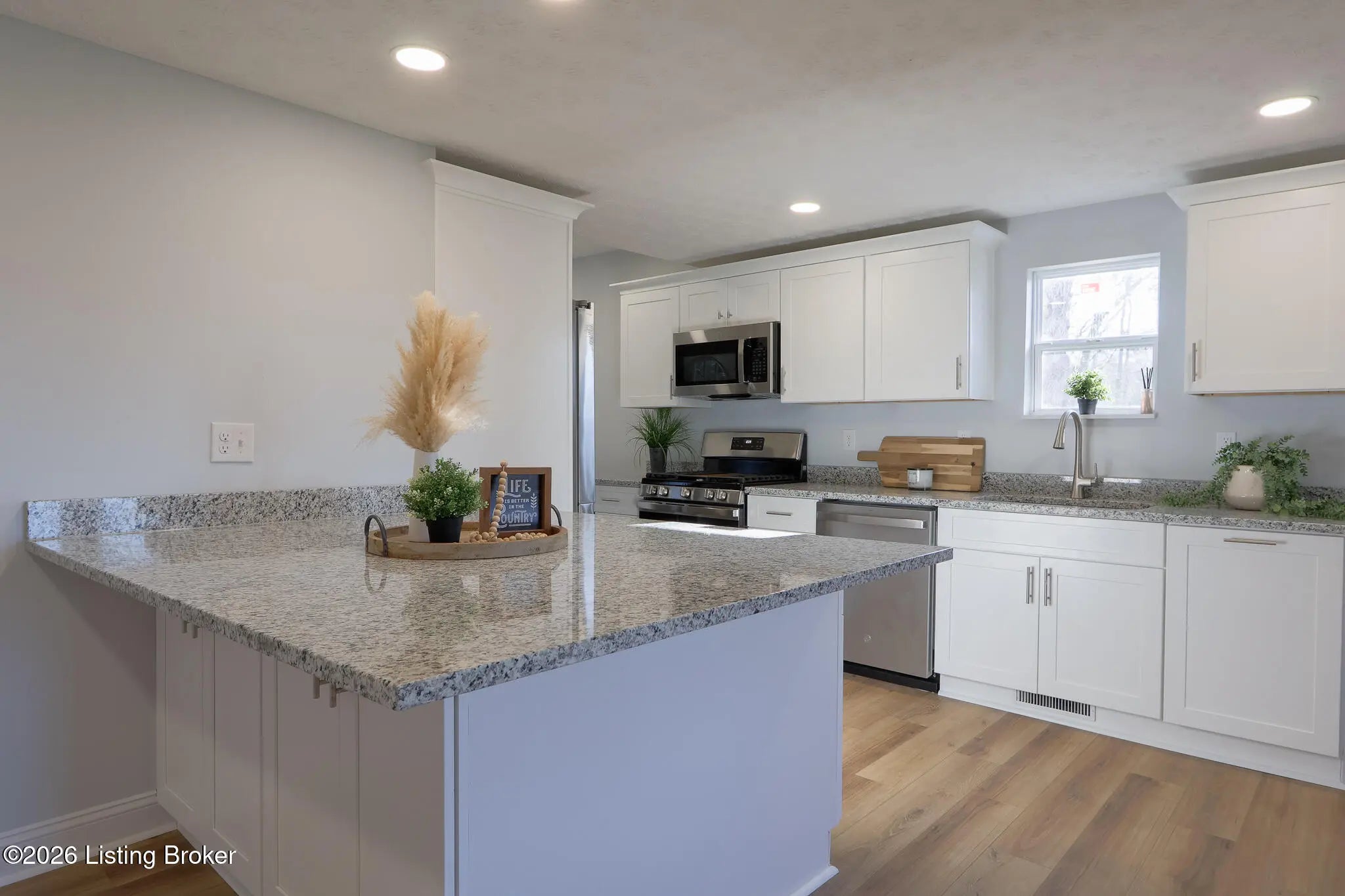 Photo of Listing #1712805