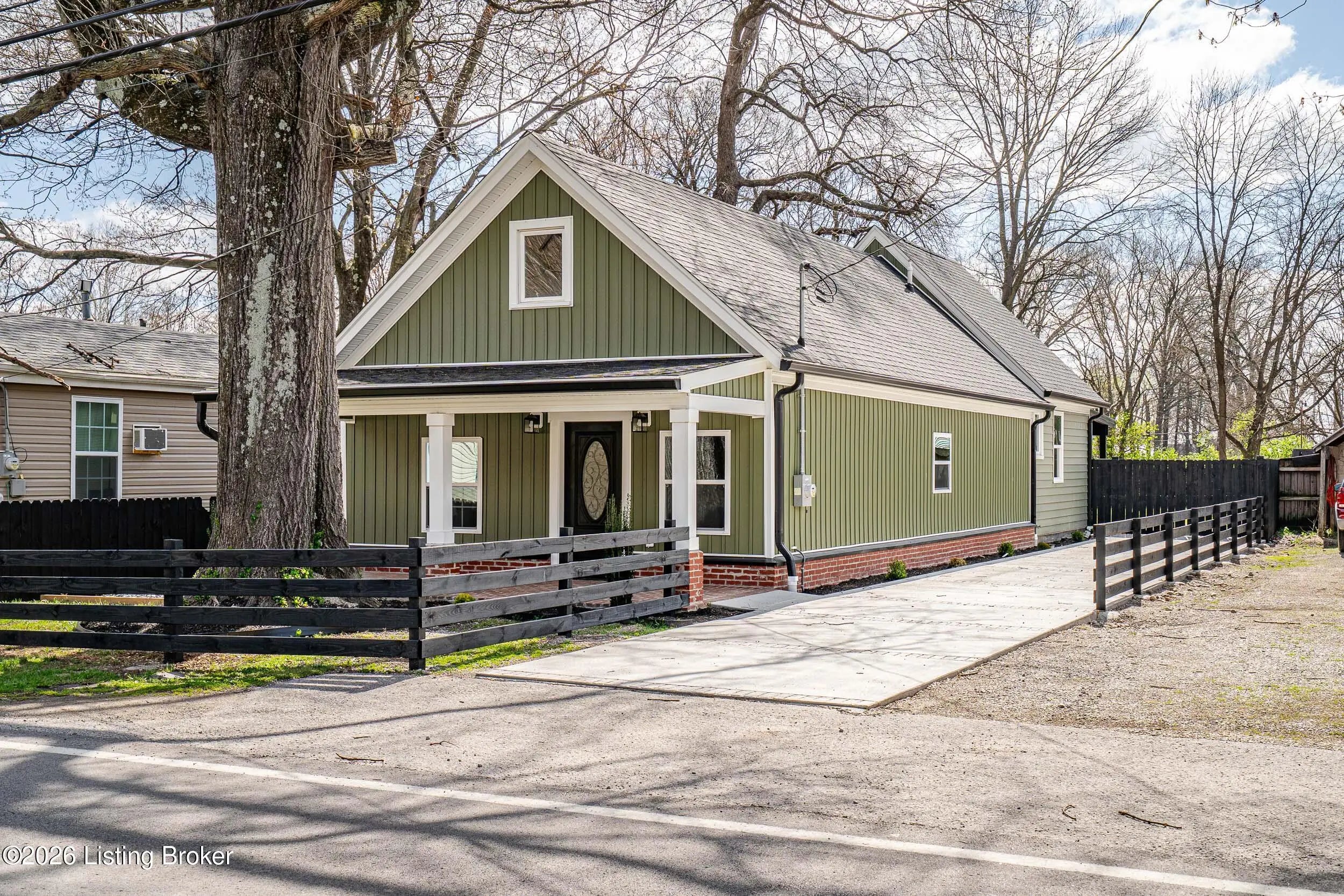 Photo of Listing #1712827