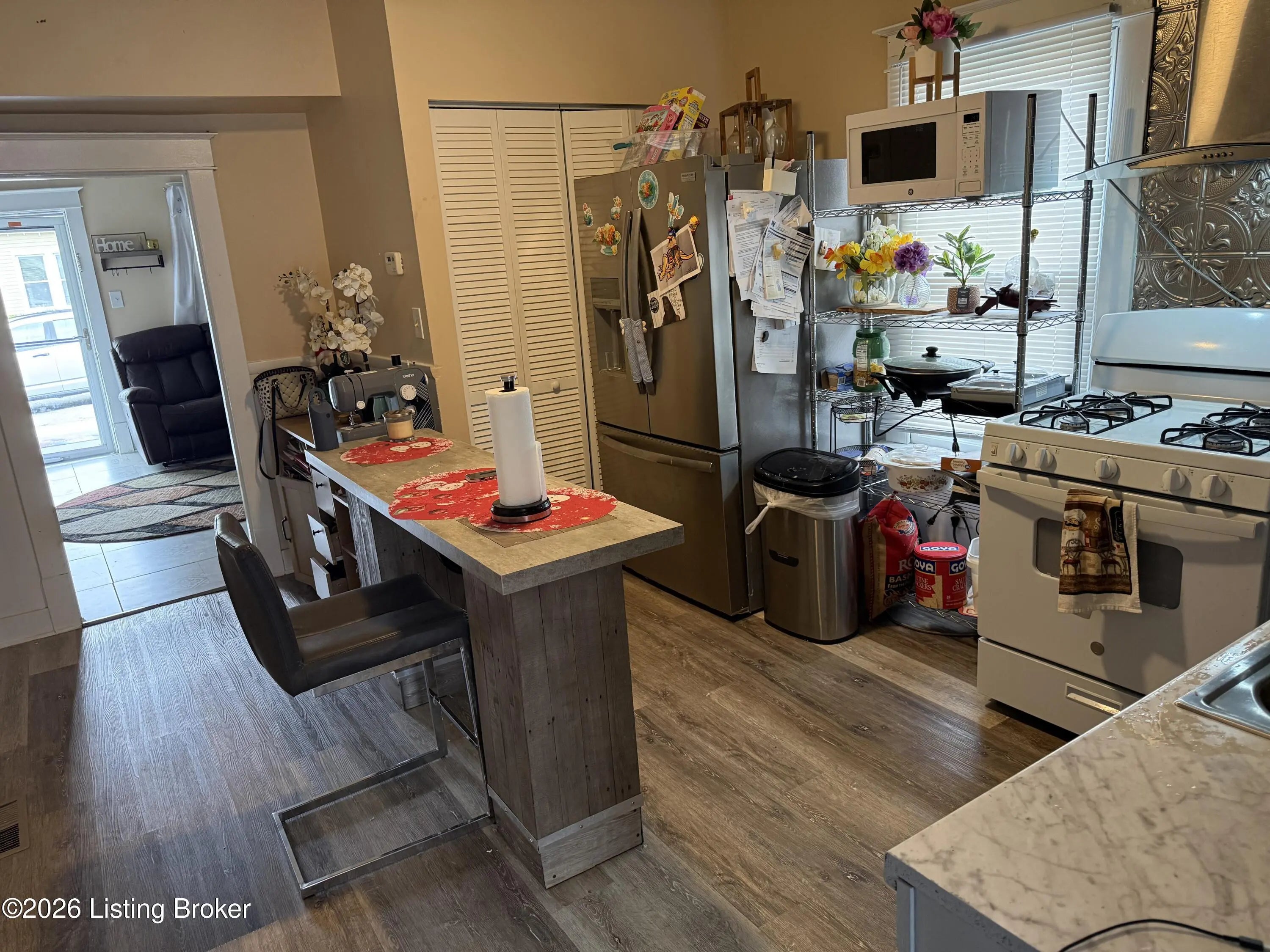 Photo of Listing #1712876