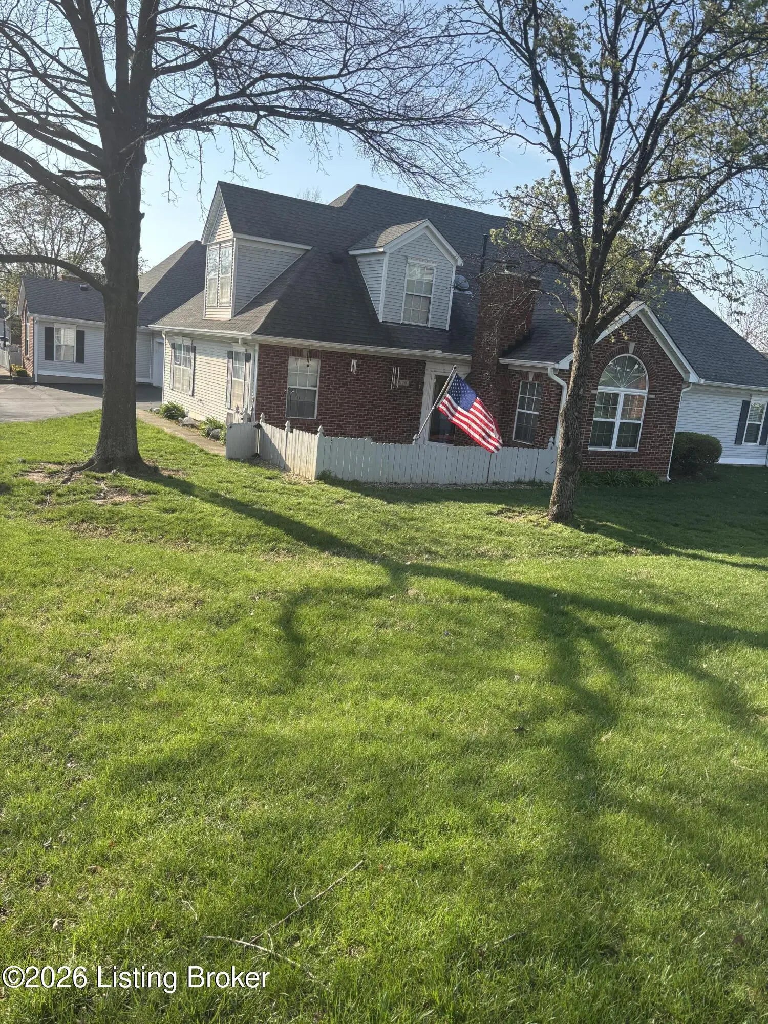 Photo of Listing #1712828