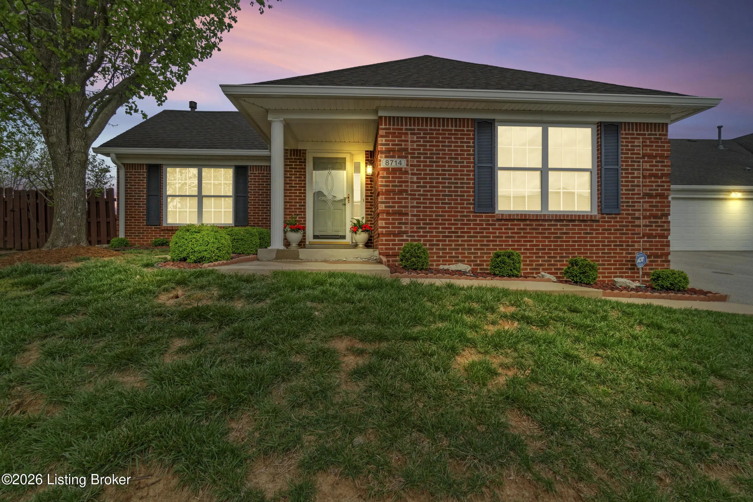 Photo of Listing #1713424