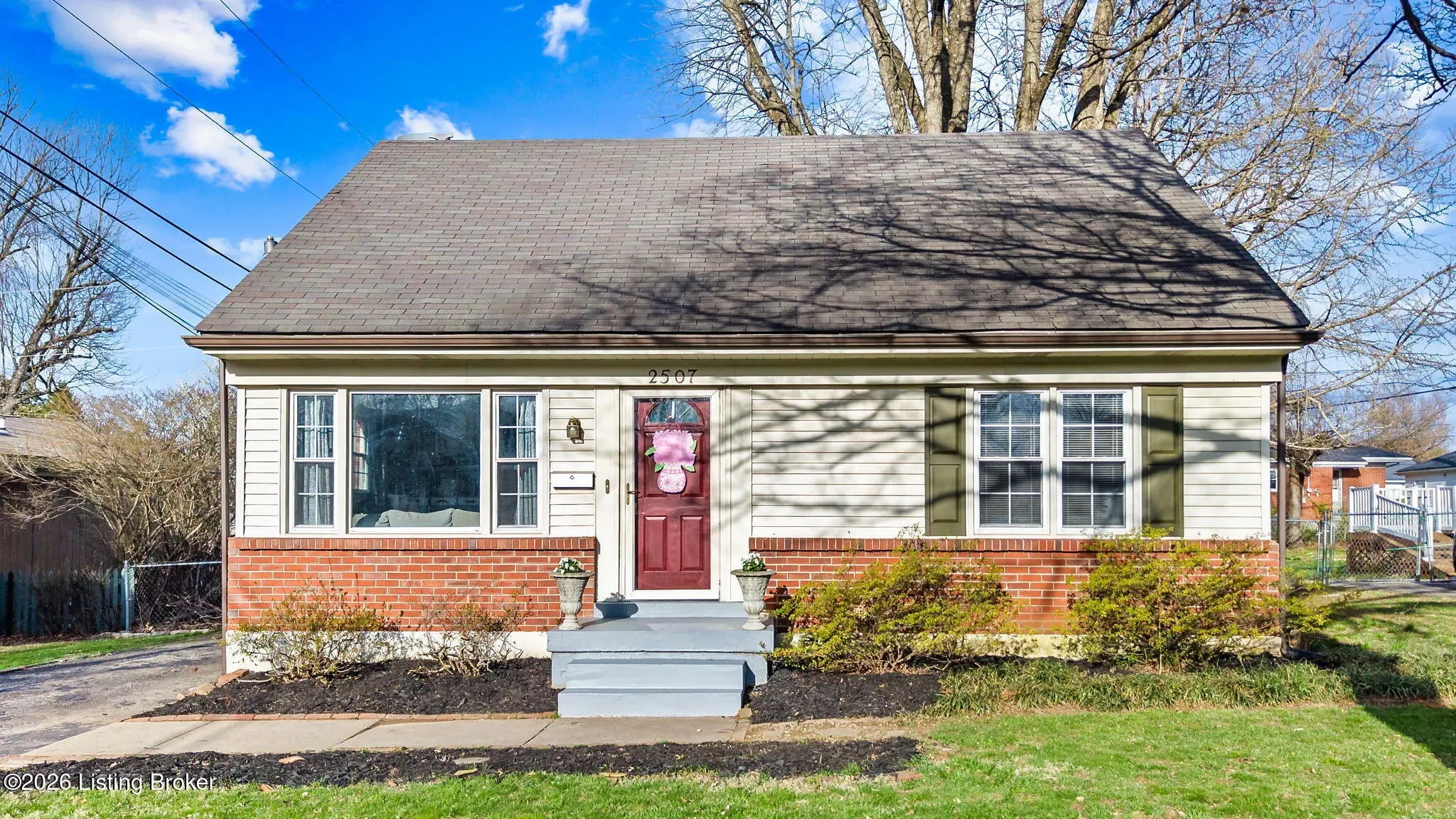 Photo of Listing #1712825