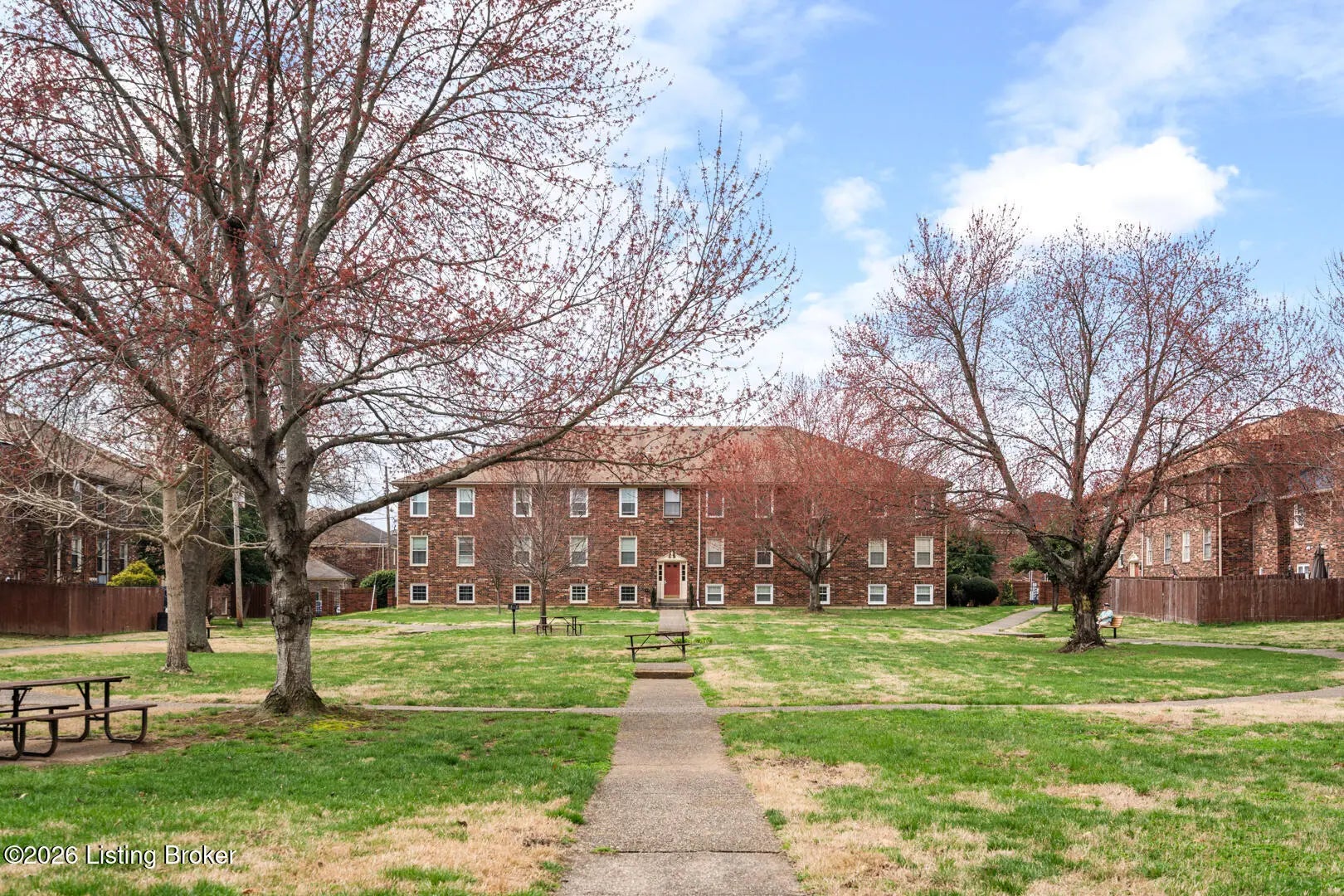 Photo of Listing #1712883