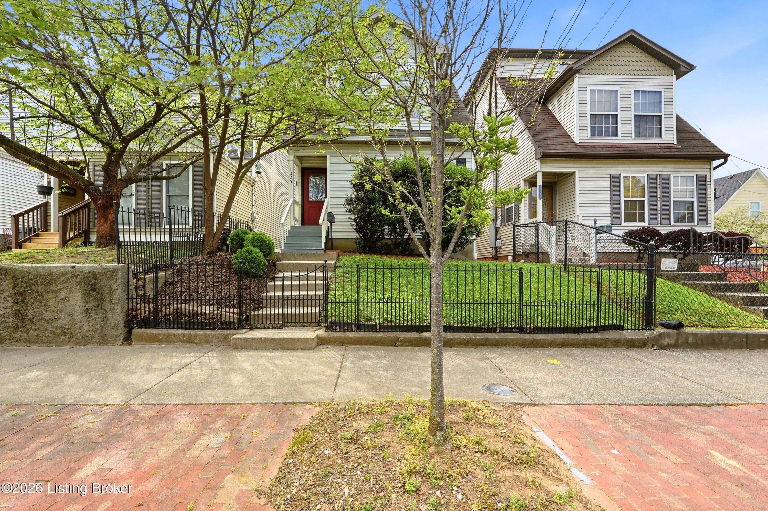 Photo of Listing #1715057