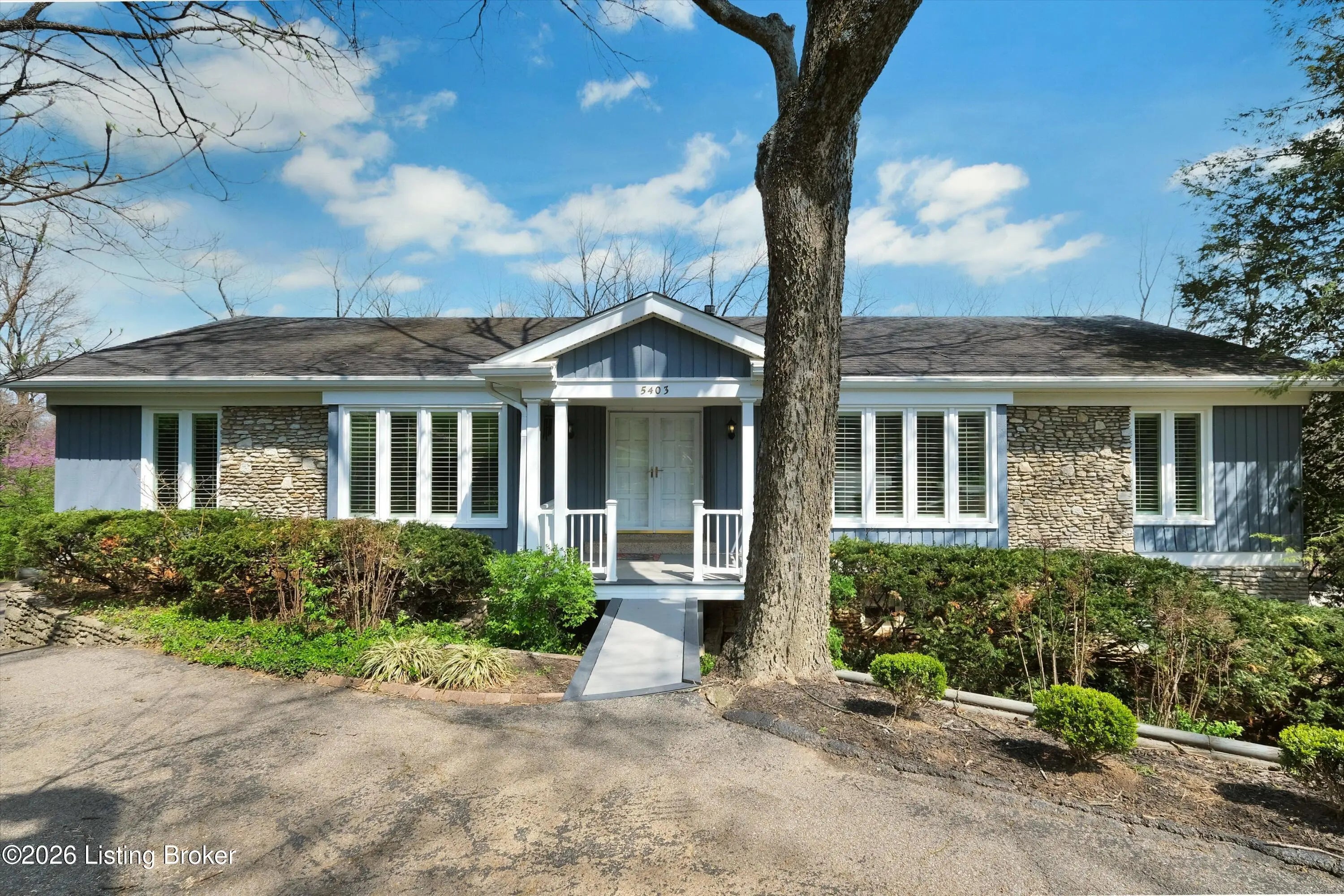 Photo of Listing #1712888