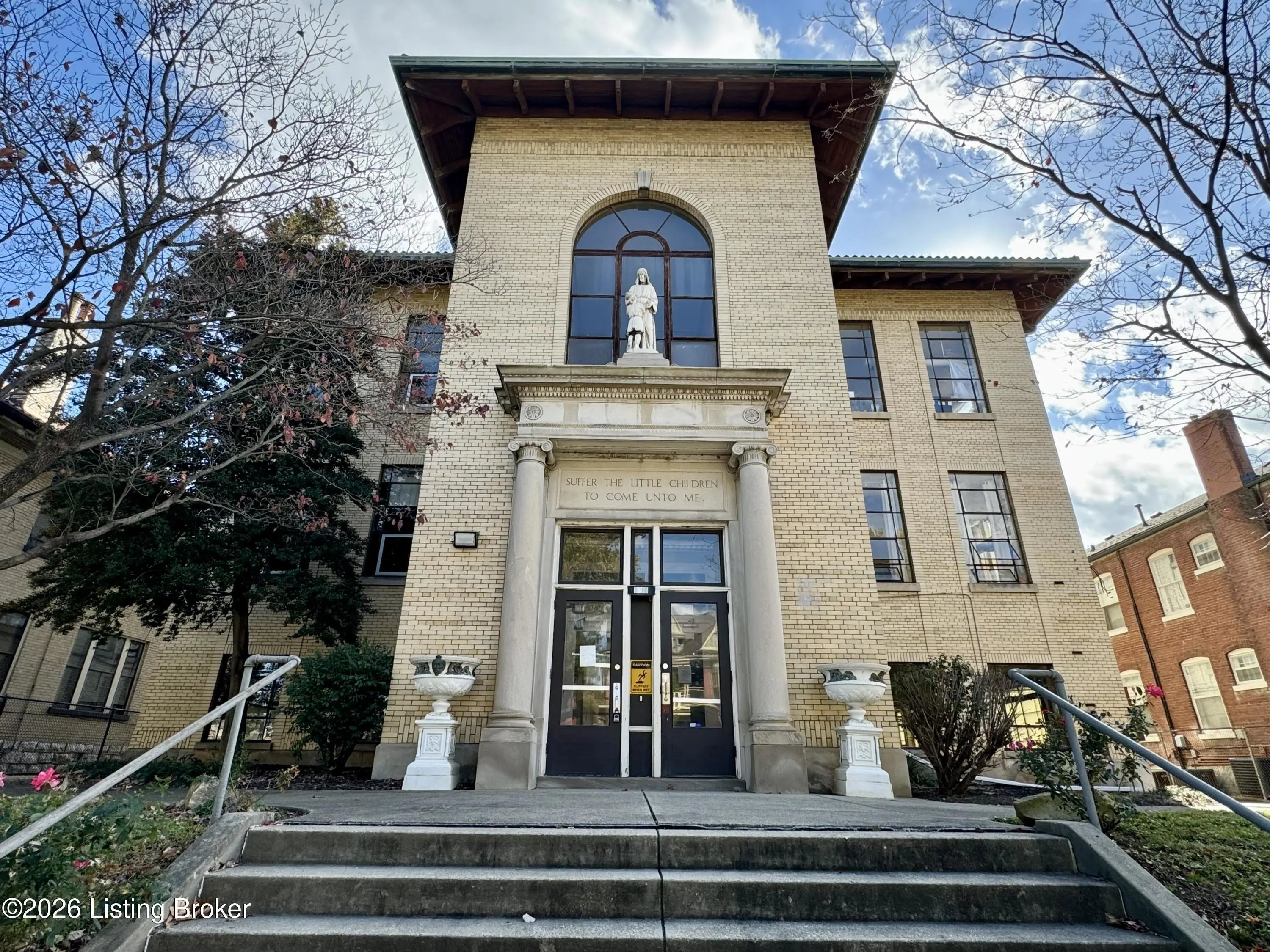 Photo of Listing #1712882