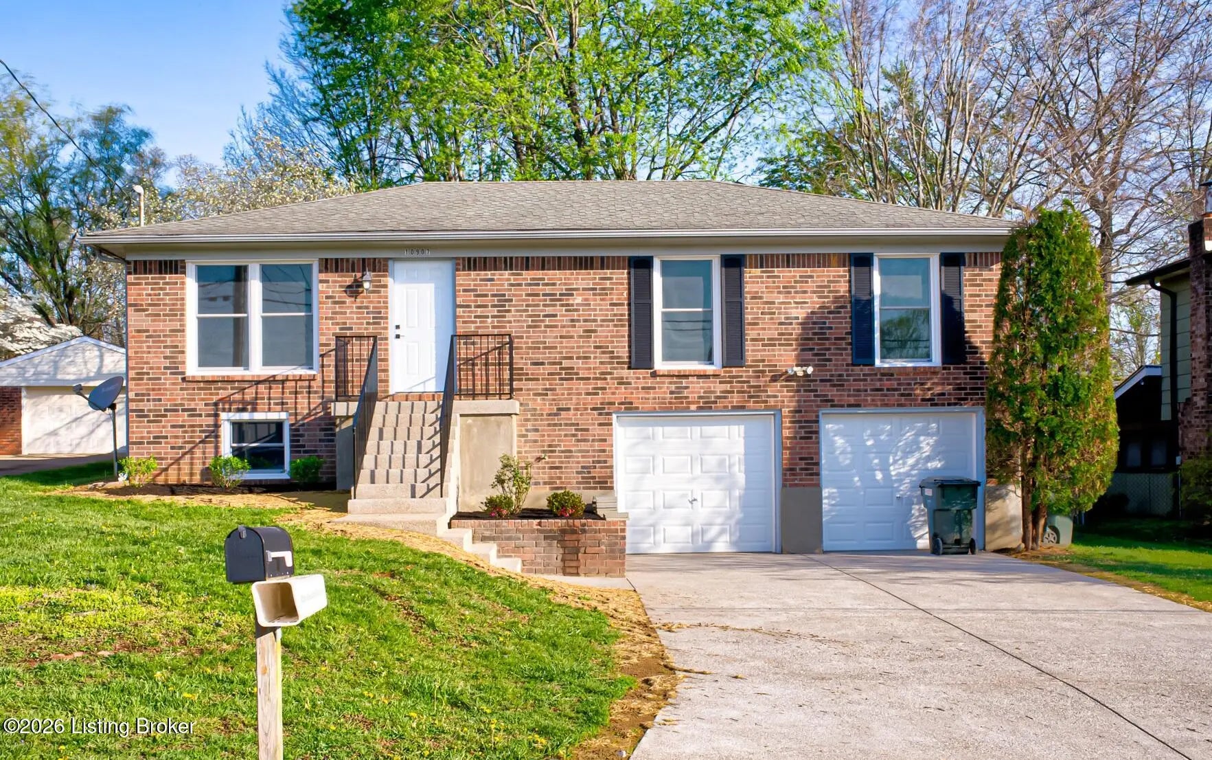 Photo of Listing #1713558