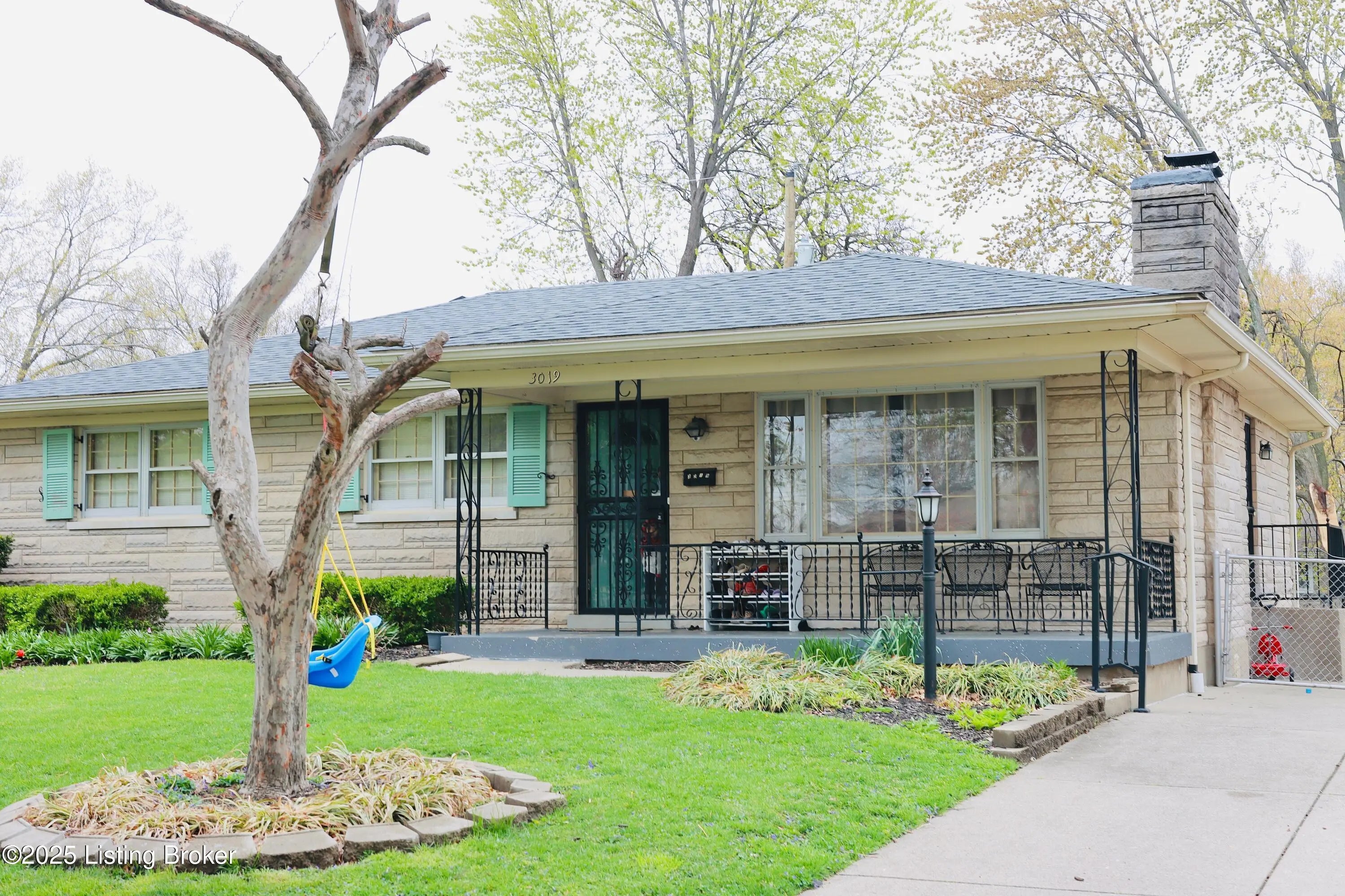 Photo of Listing #1713126