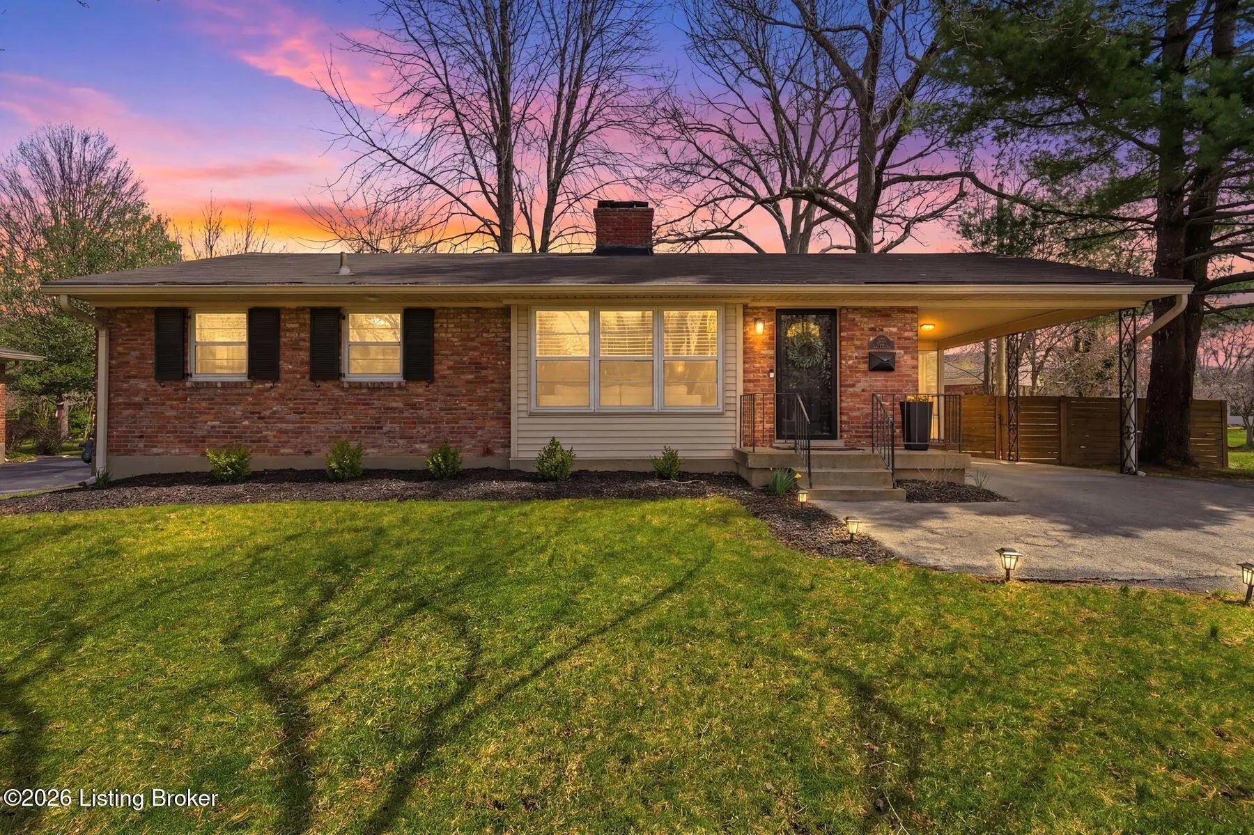 Photo of Listing #1713327