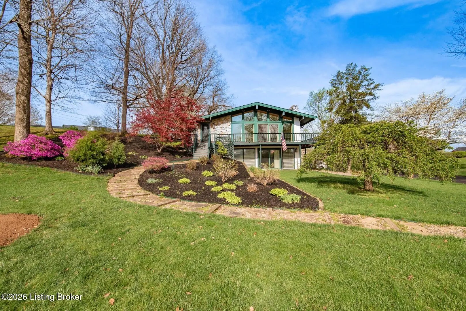 Photo of Listing #1713398