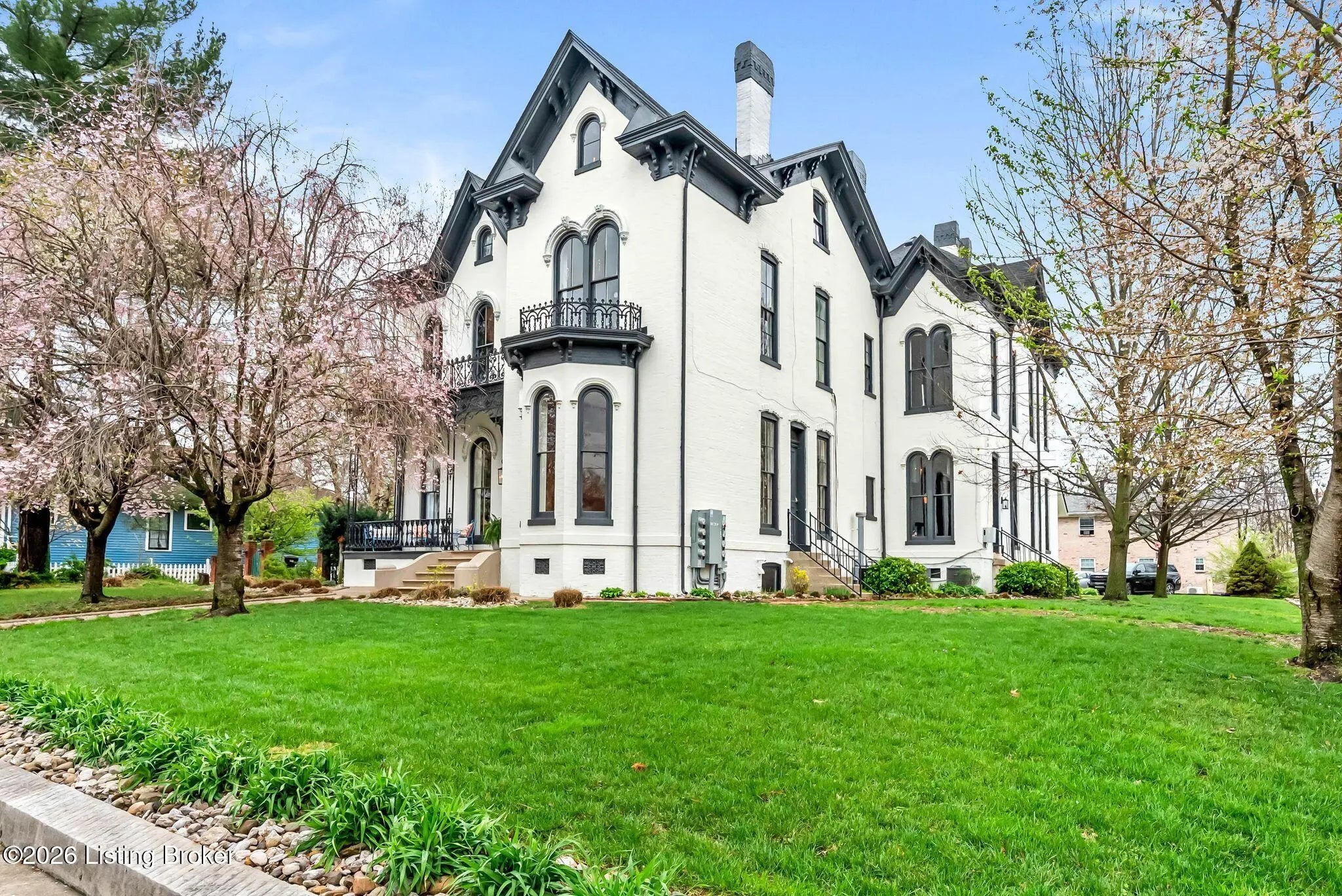 Photo of Listing #1713384