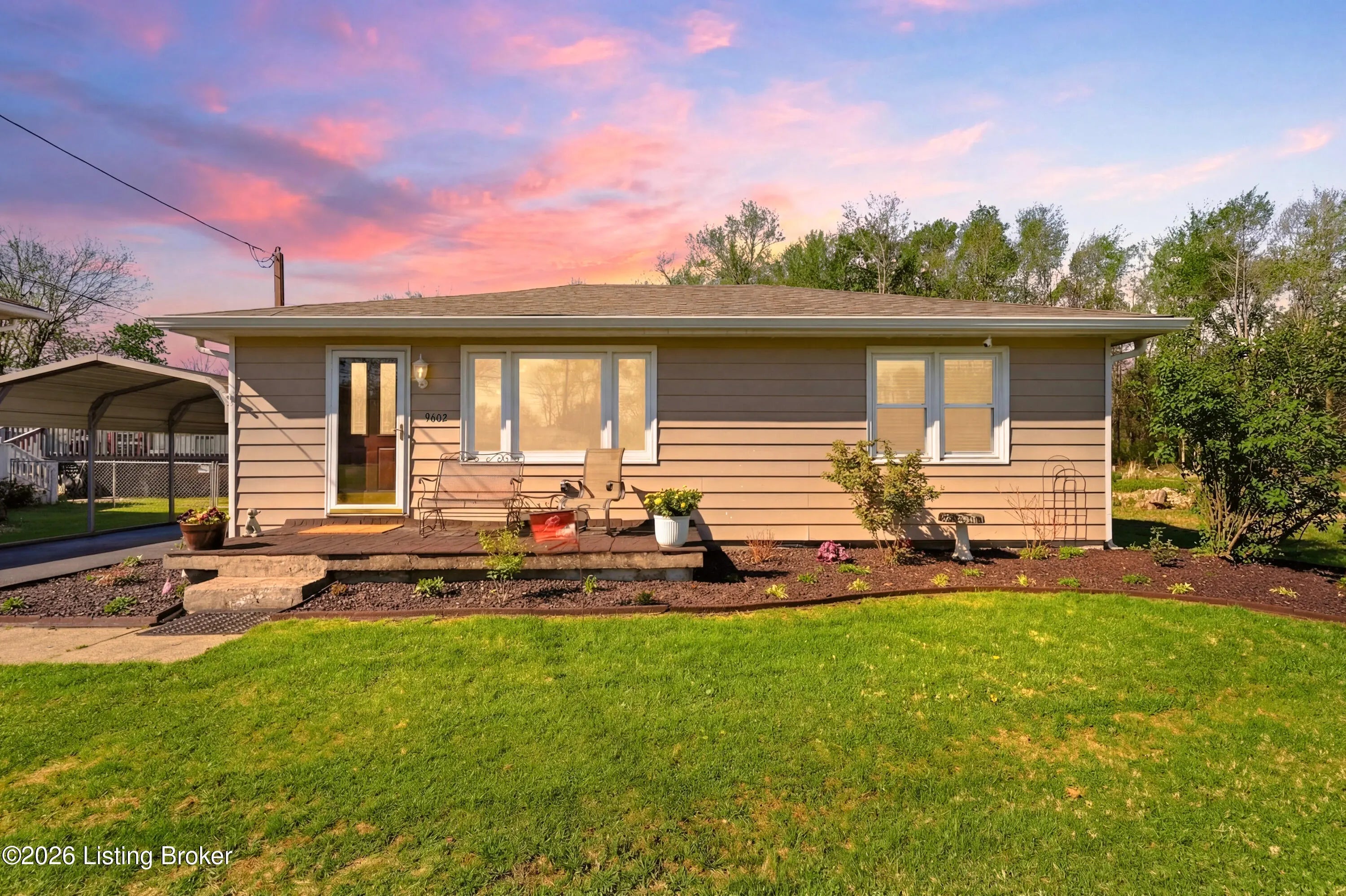 Photo of Listing #1713667