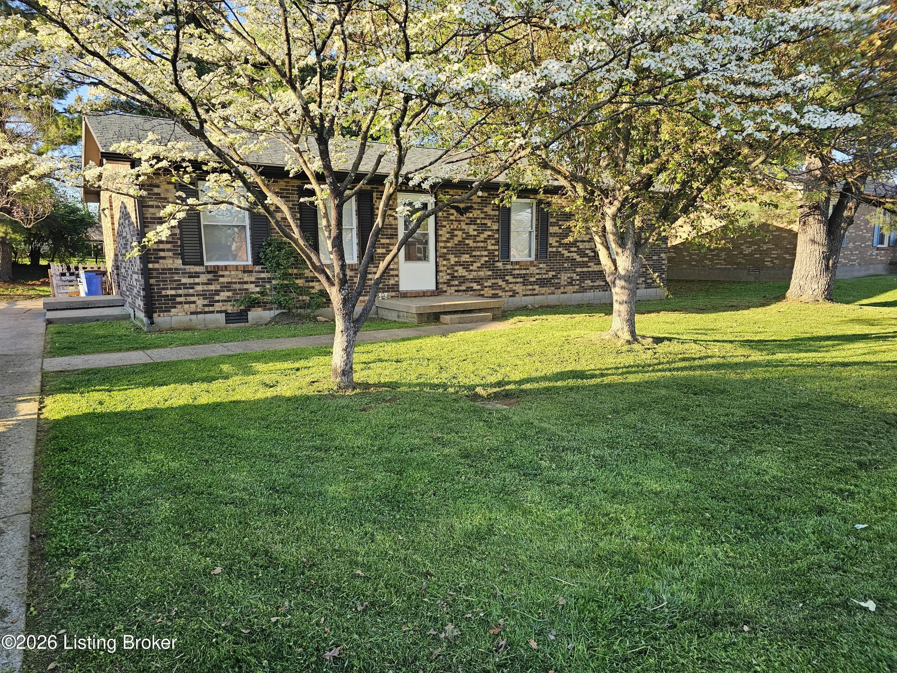 Photo of Listing #1713480