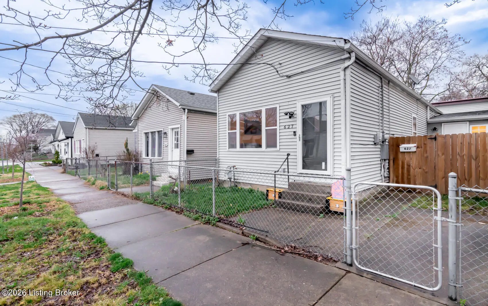 Photo of Listing #1714349