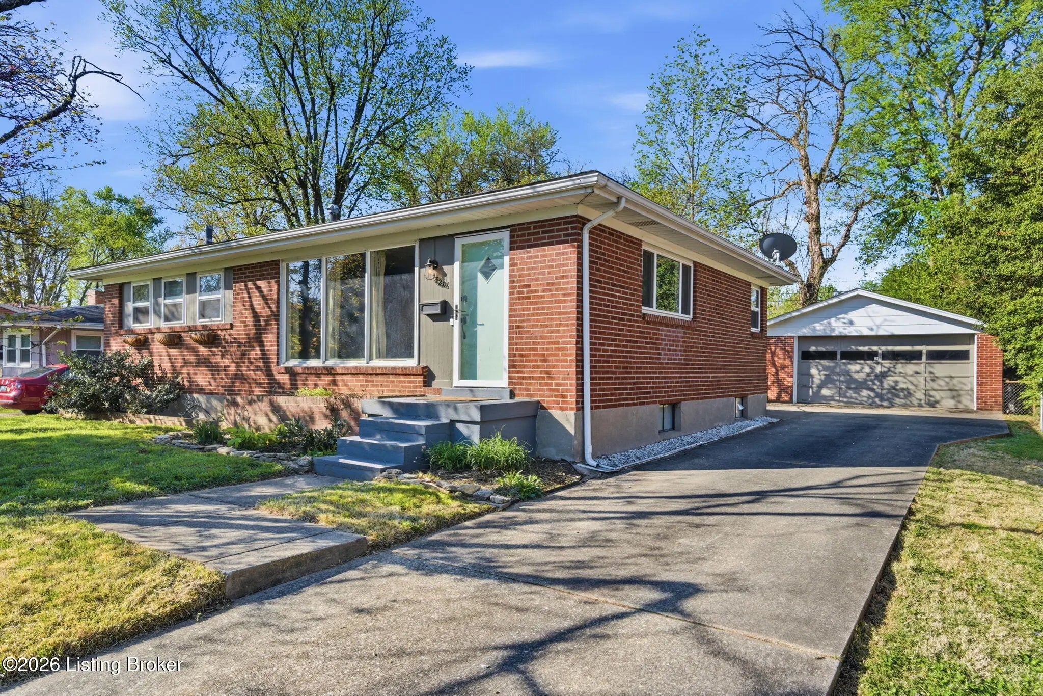 Photo of Listing #1713585