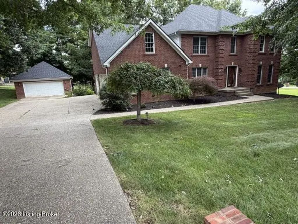 6311 Breeze Hill Rd, Crestwood