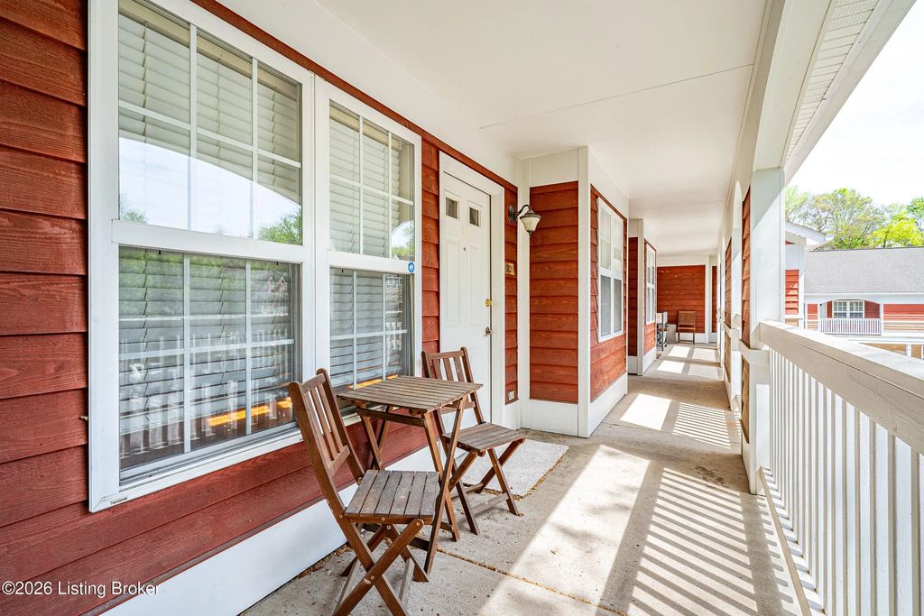 250 Crescent Hill Pl Apt 201, Louisville