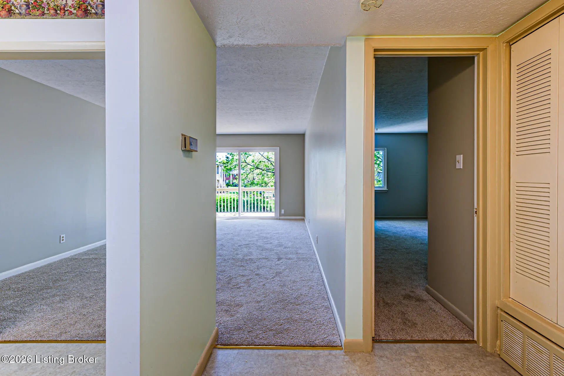 Photo of Listing #1713747