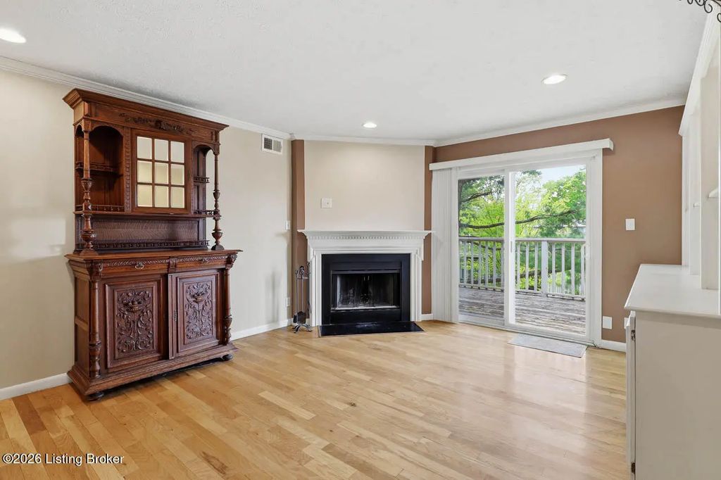 1935 Gardiner Ln D62, Louisville
