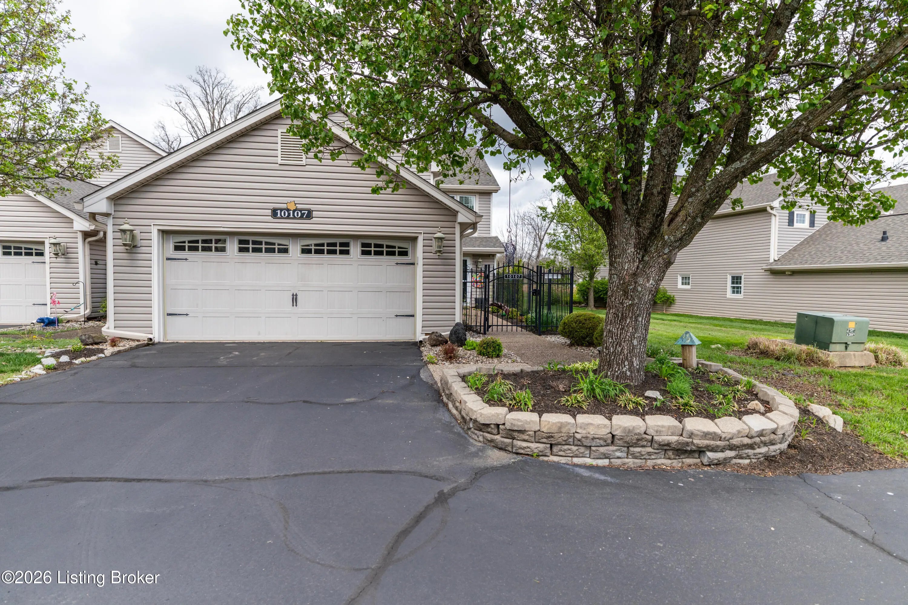 Photo of Listing #1713880