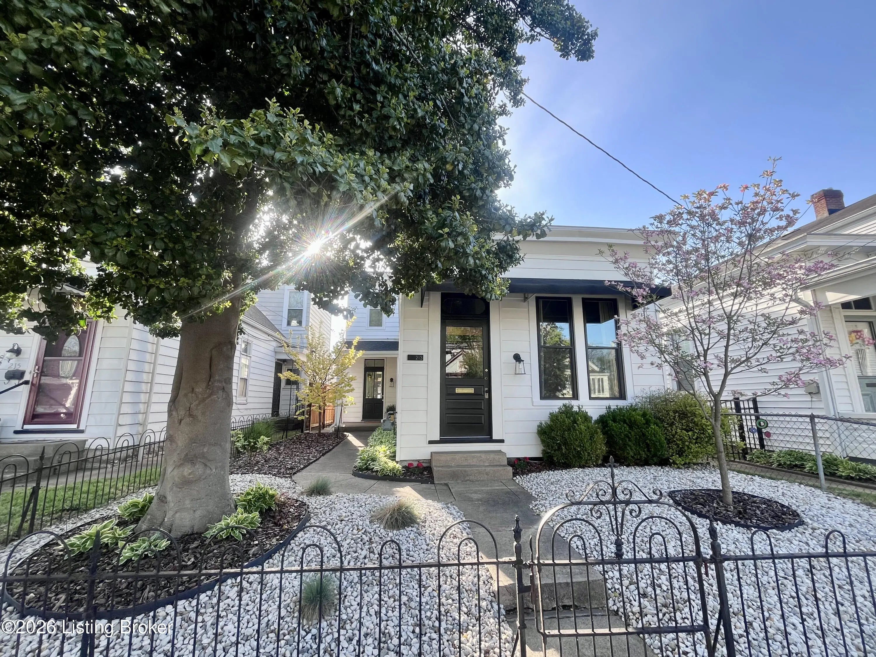 Photo of Listing #1713775