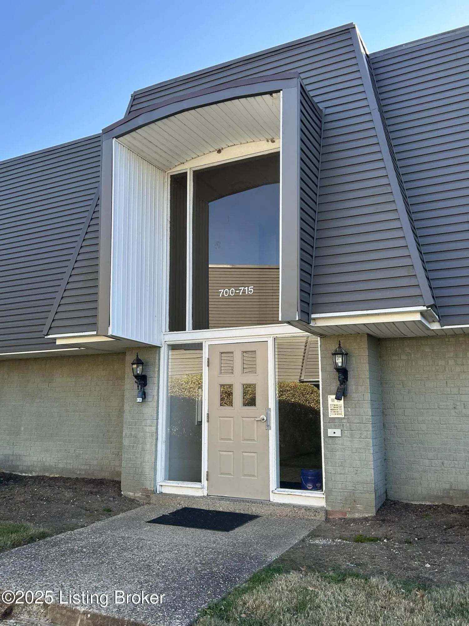 Photo of Listing #1713893