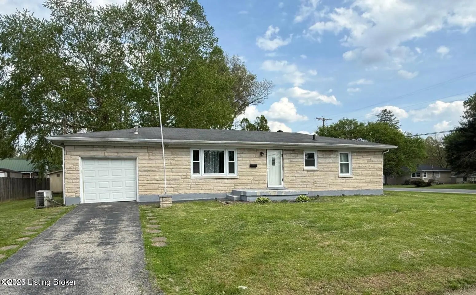 Photo of Listing #1714420