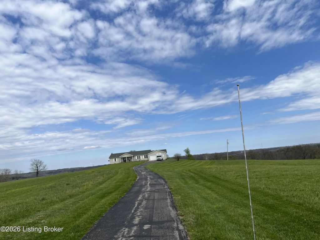 1568 Bray Ridge Rd, Bedford