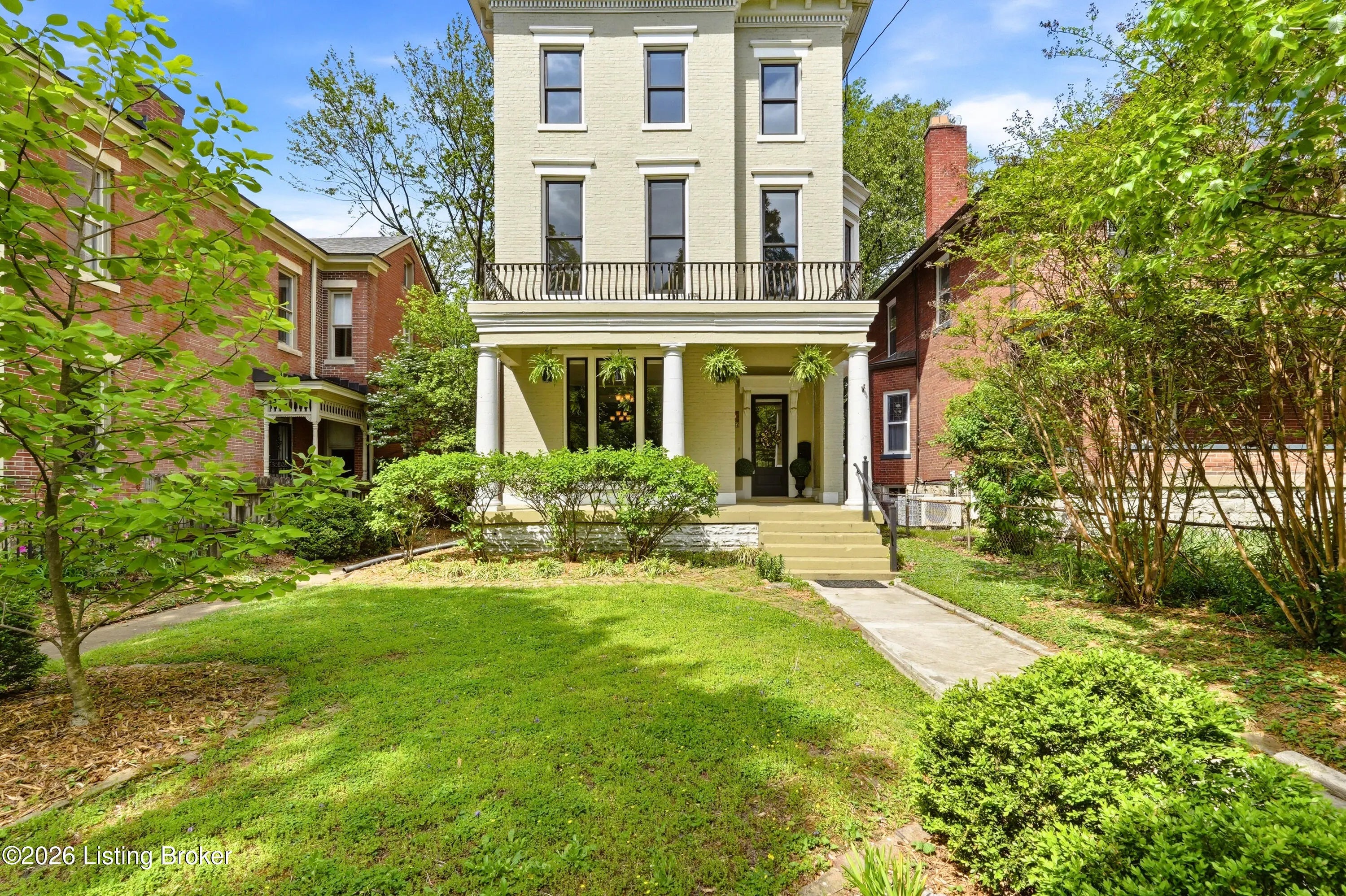 Photo of Listing #1714556