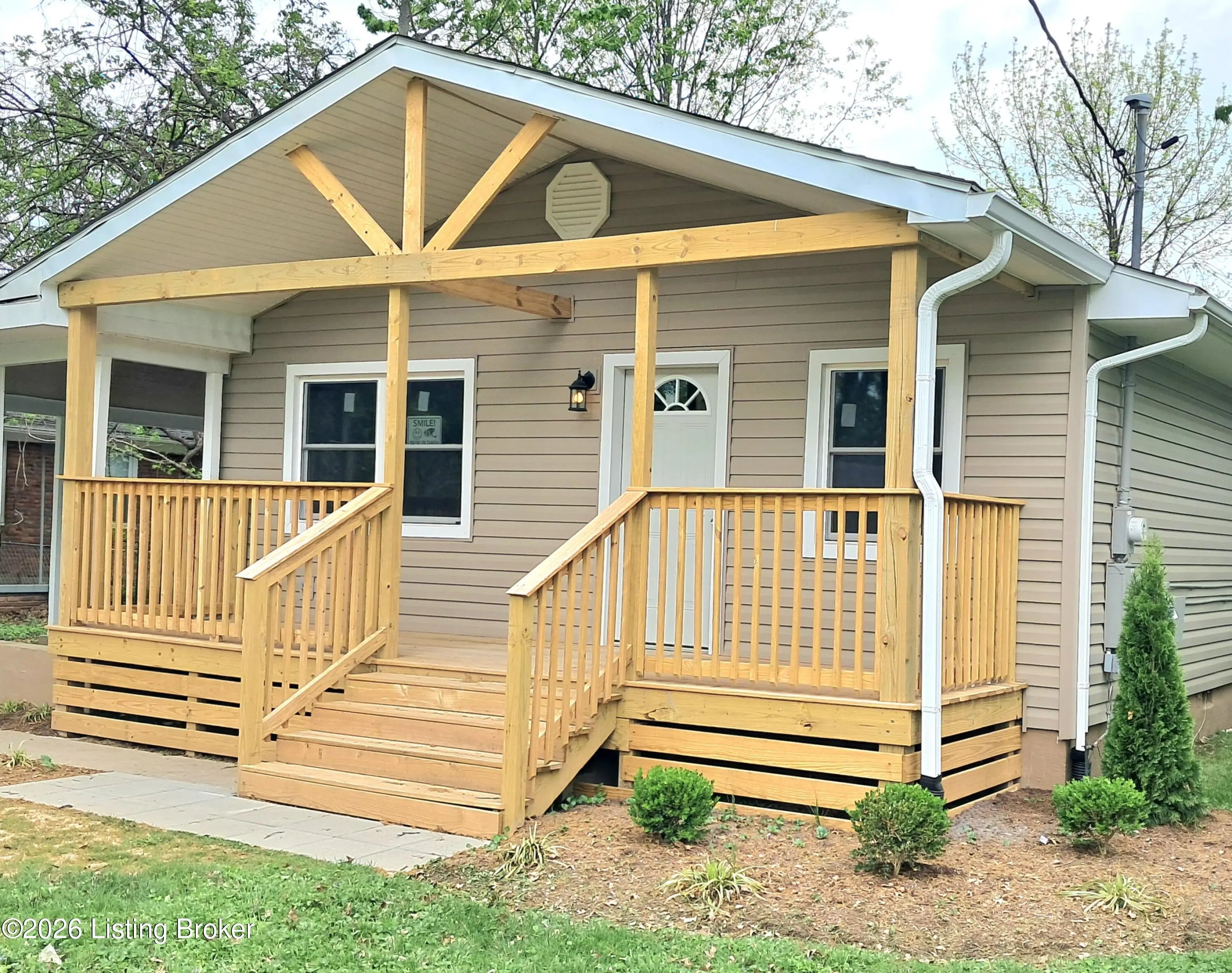 Photo of Listing #1714371