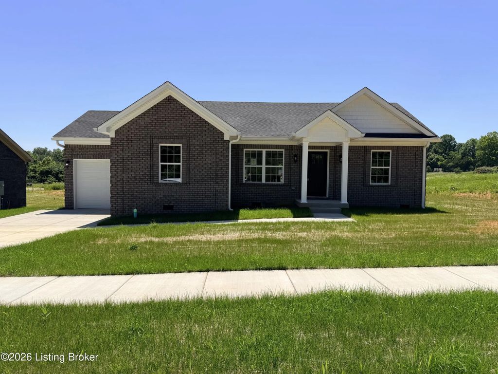 104 American Dr, Radcliff