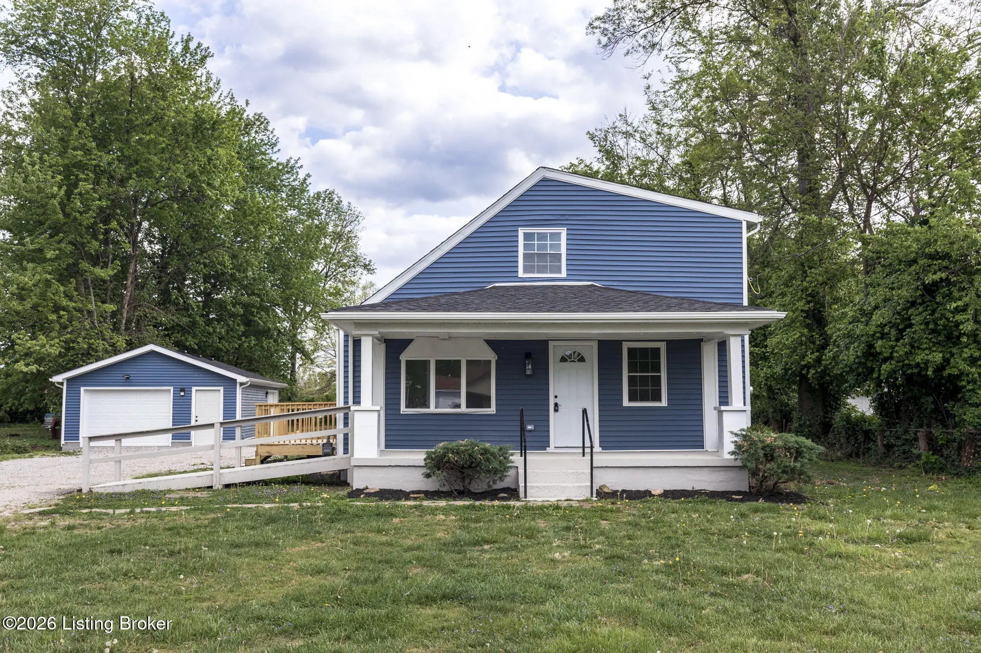 Photo of Listing #1715113