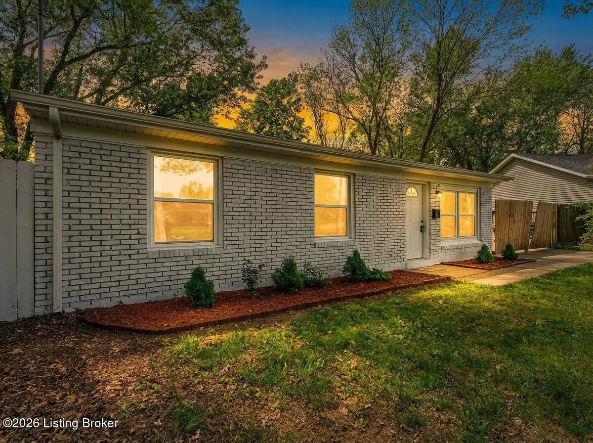 Photo of Listing #1714808