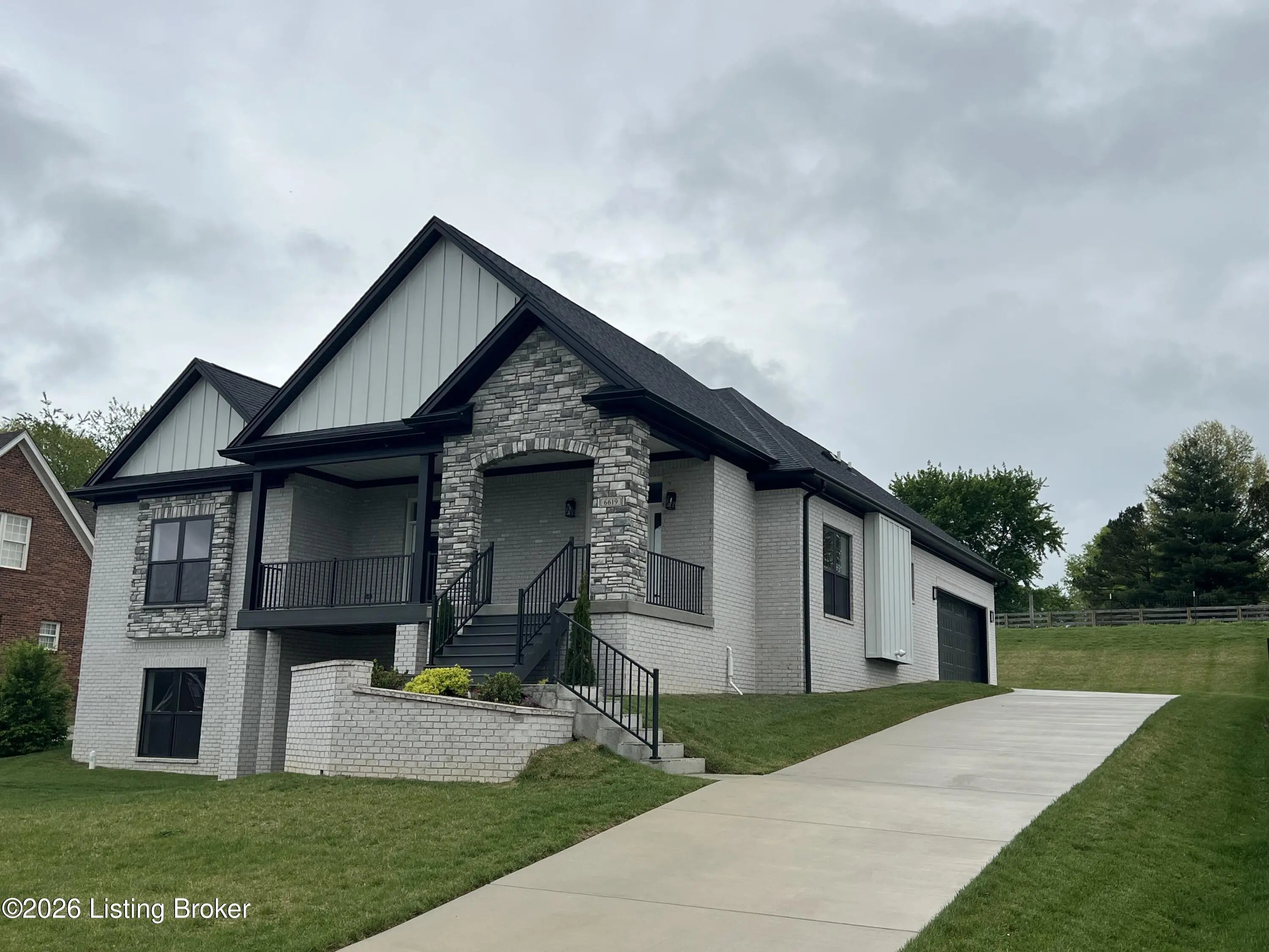 Photo of Listing #1714867