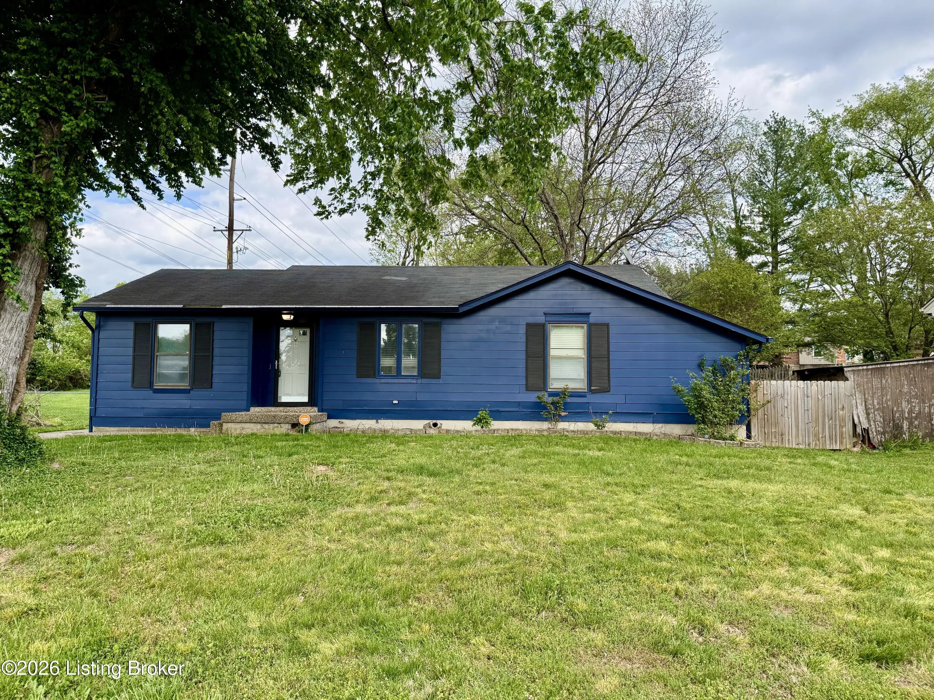 Photo of Listing #1715042