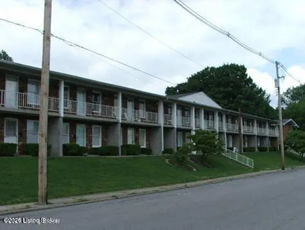 4501 S 6th St Apt 74, Louisville