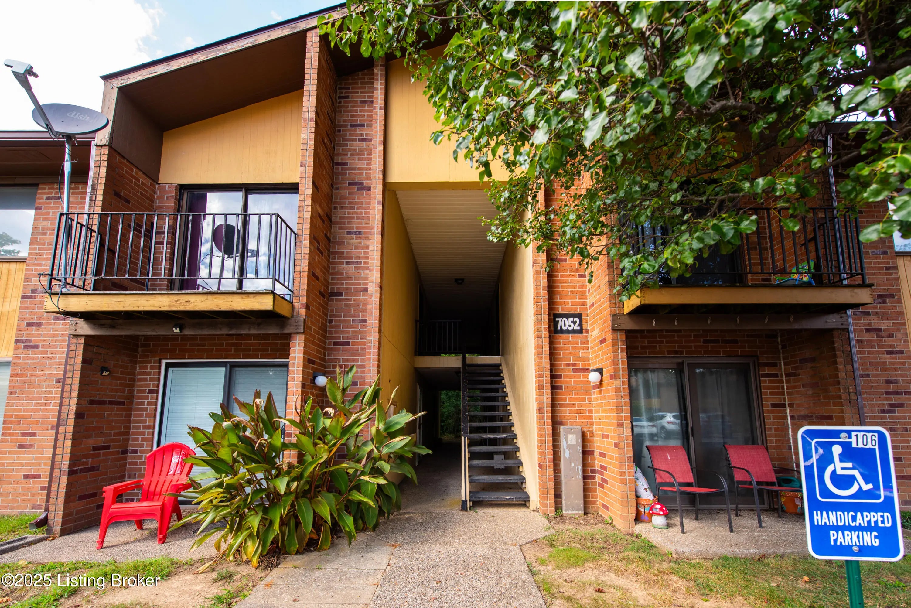 Photo of Listing #1714844