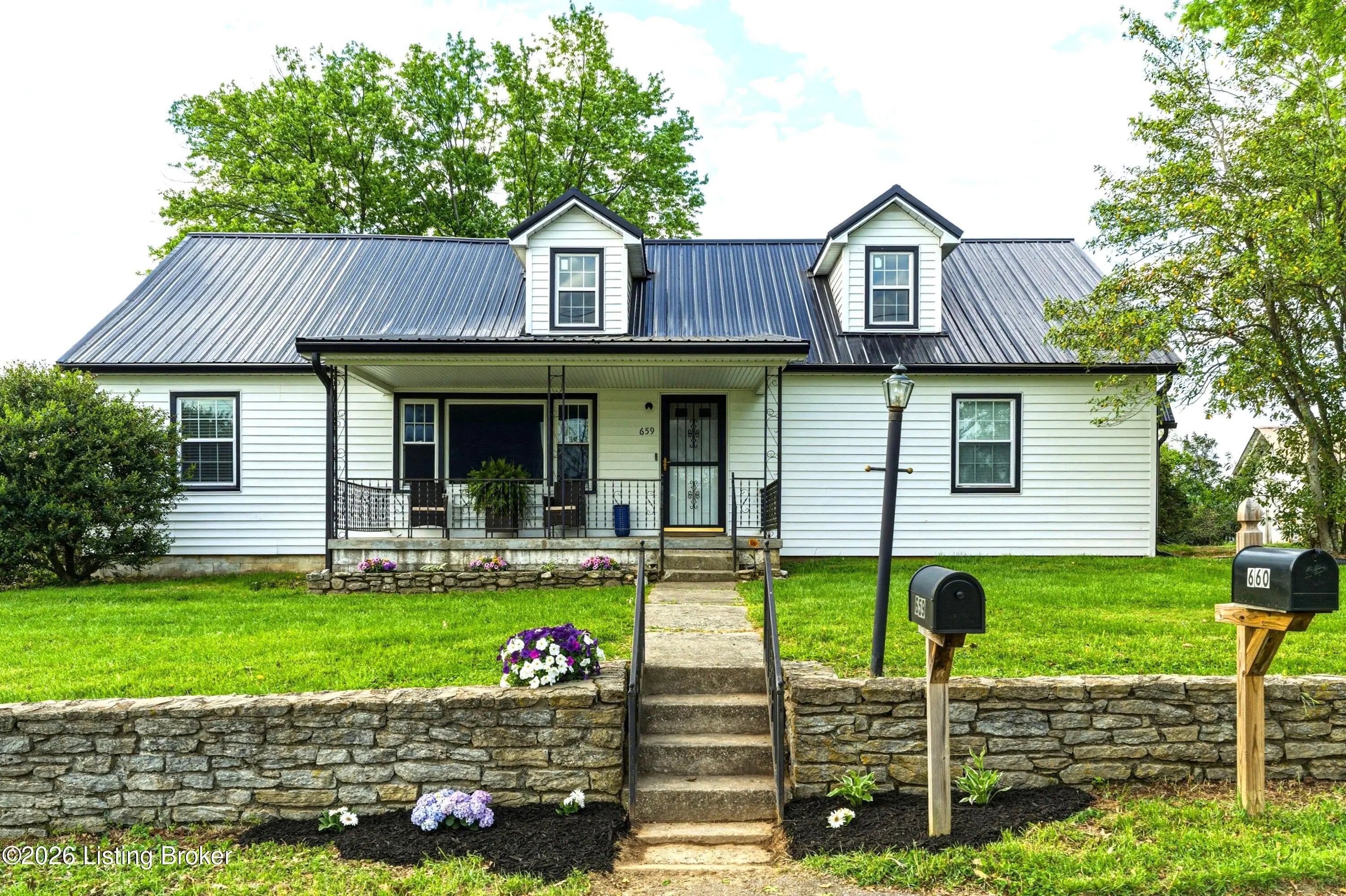 Photo of Listing #1715040