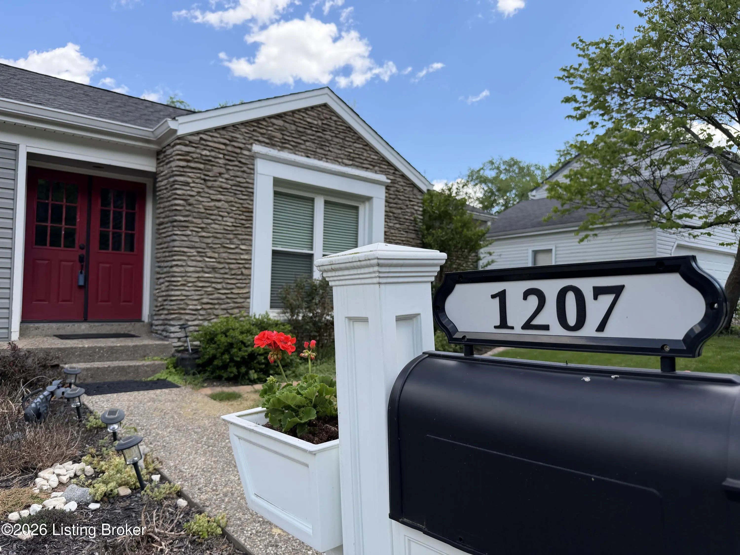 Photo of Listing #1714976