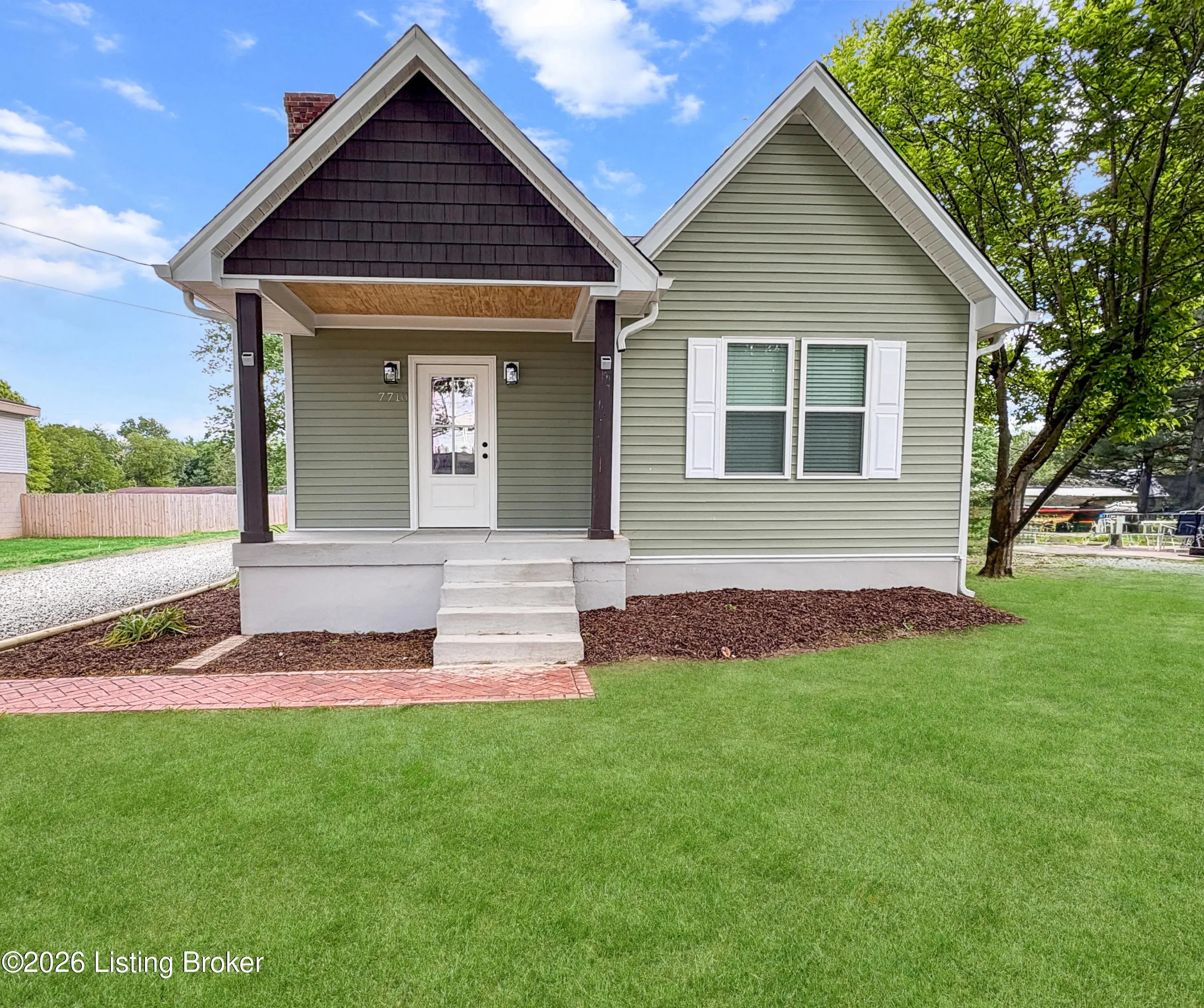 Photo of Listing #1715005