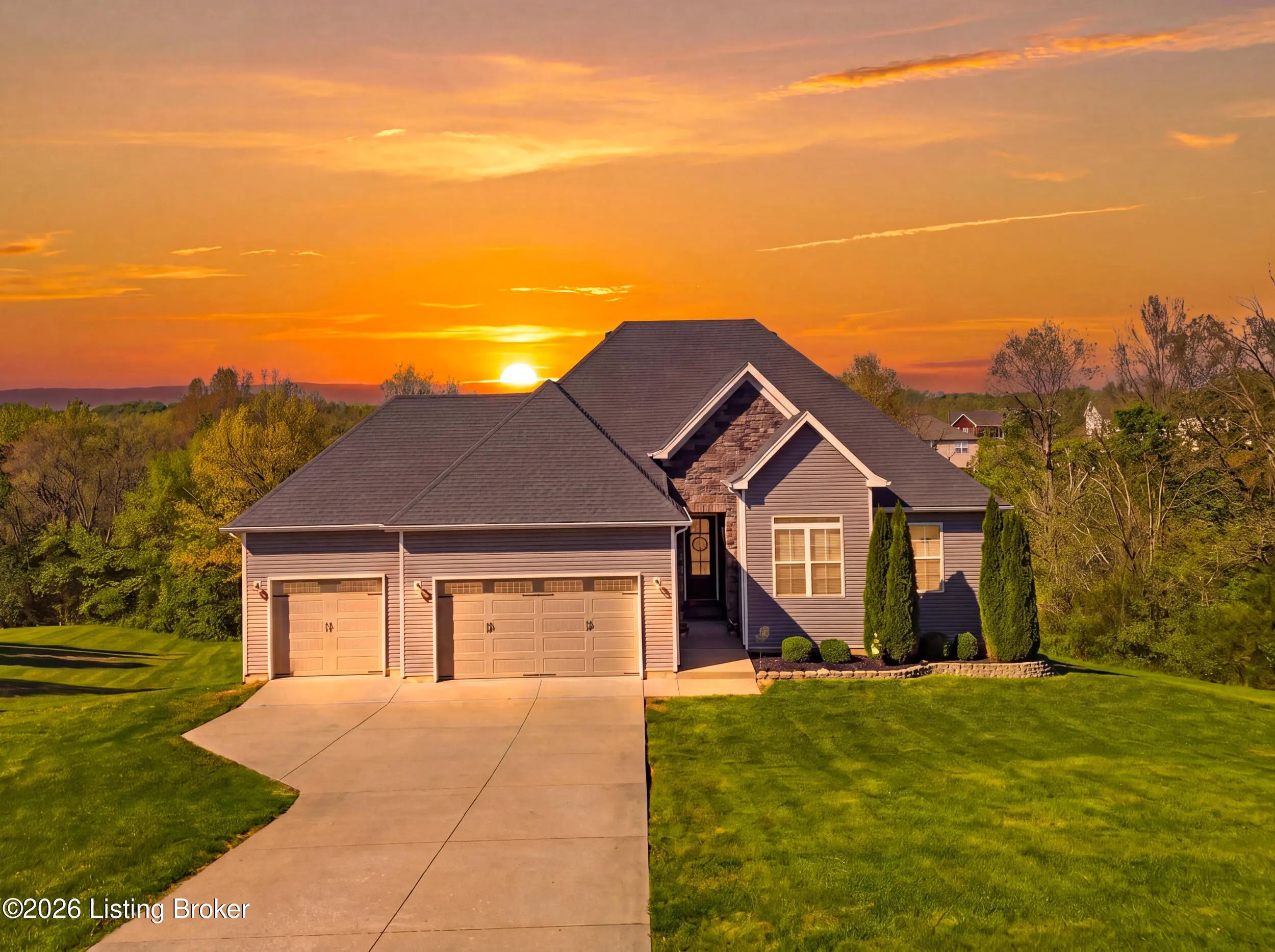 Photo of Listing #1715102