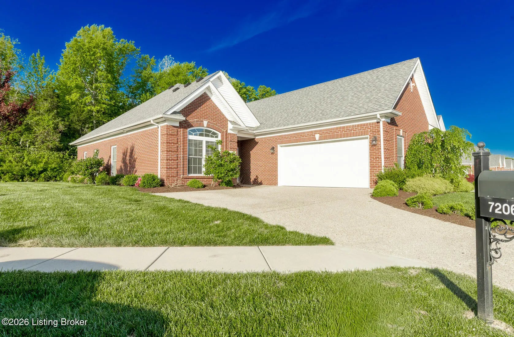 Photo of Listing #1715158