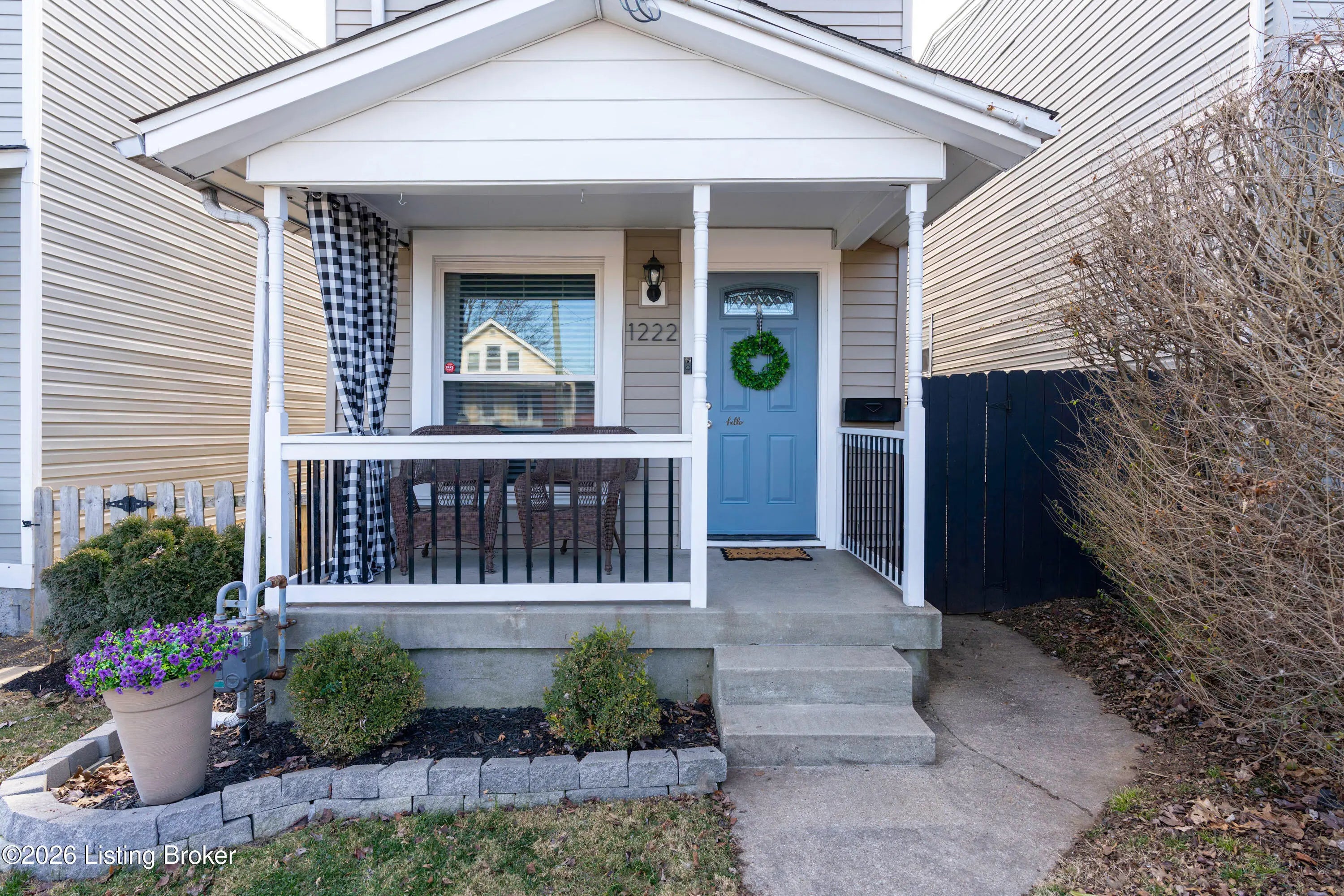 Photo of Listing #1715053