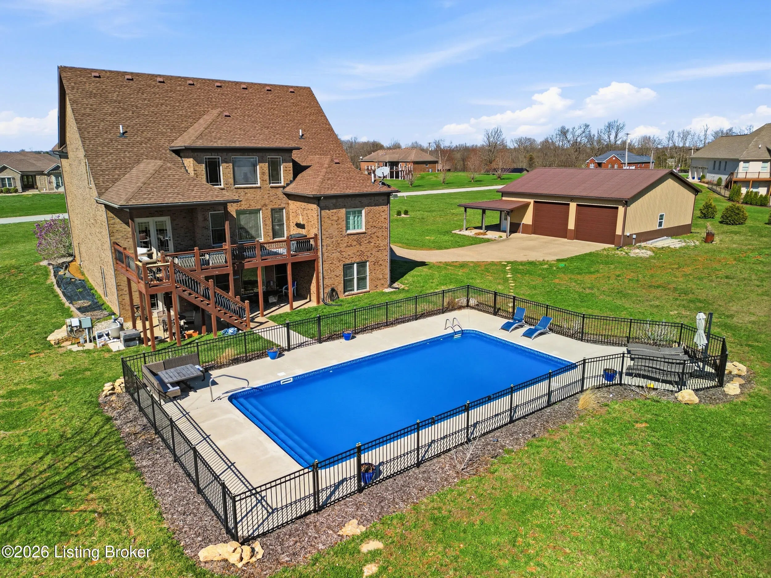 Photo of Listing #1715077