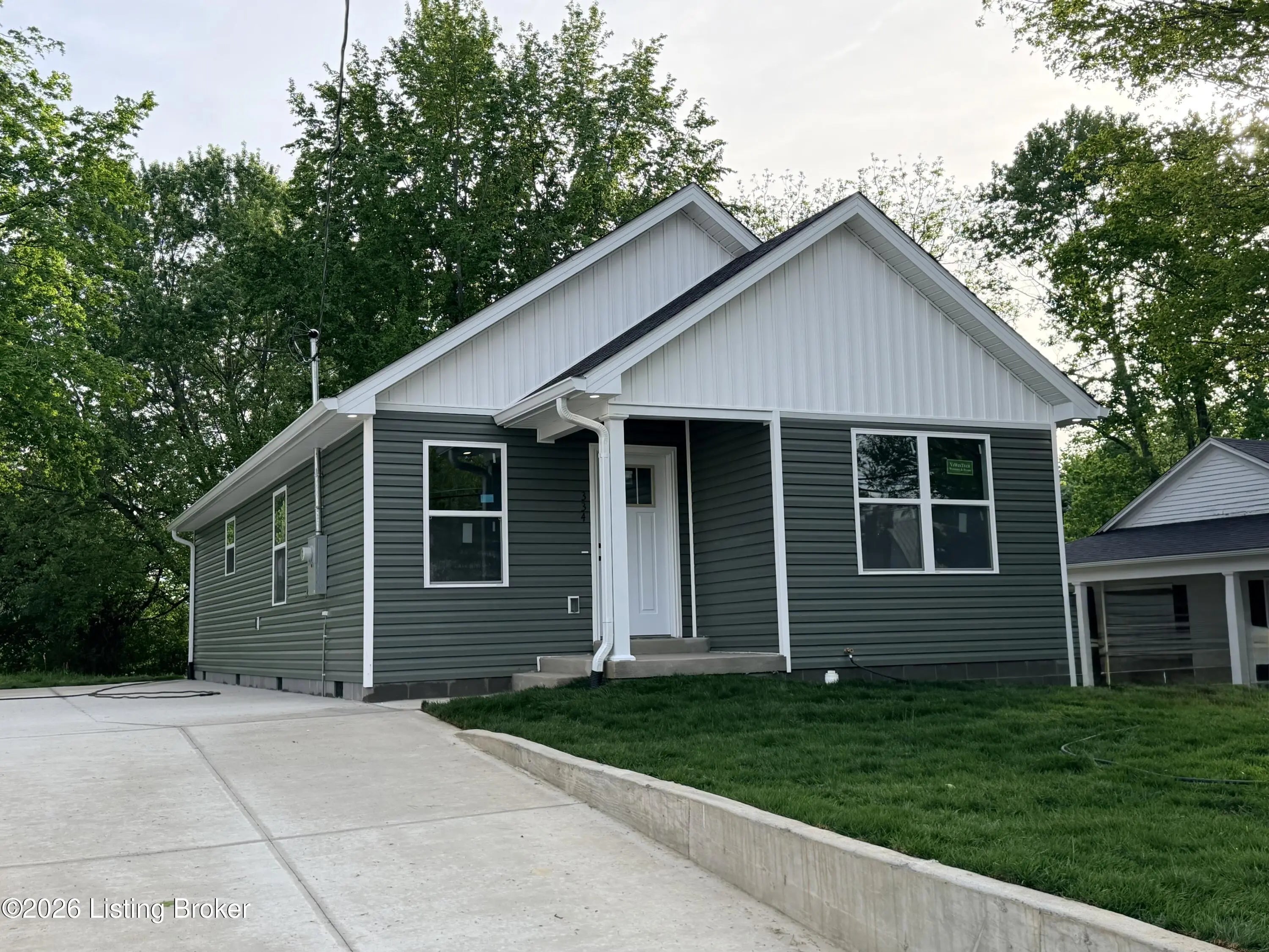 Photo of Listing #1715122