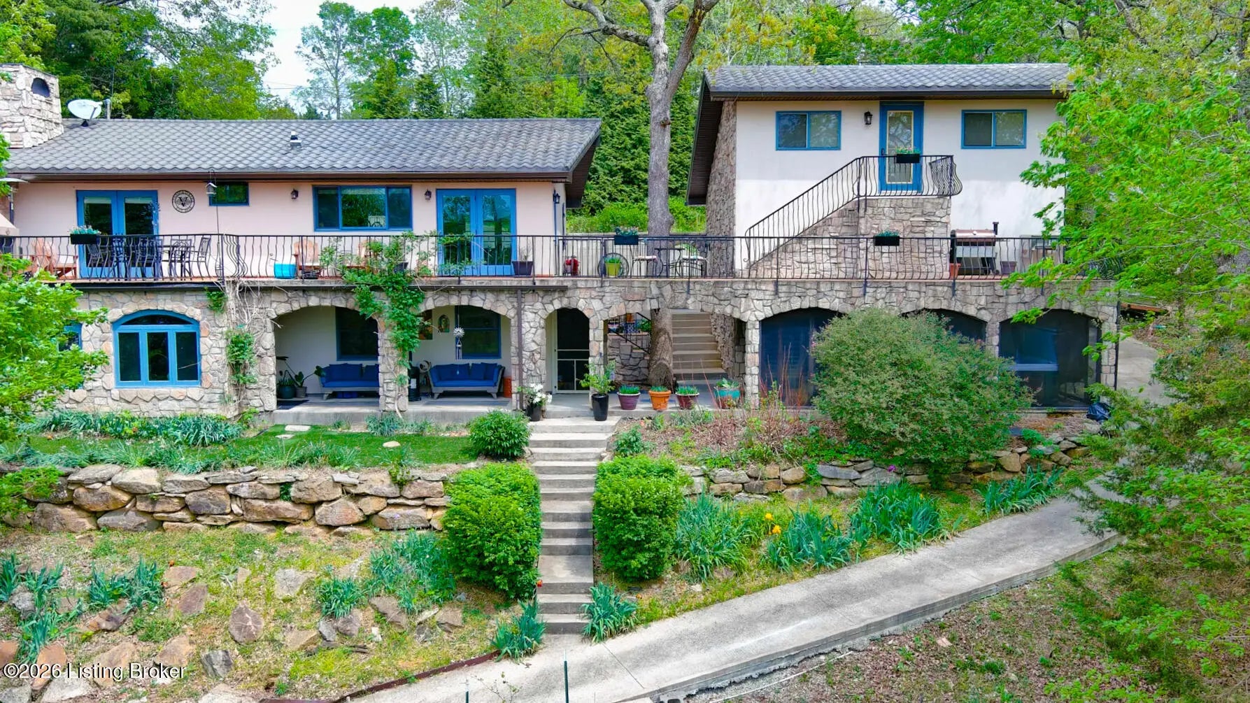 Photo of Listing #1715232